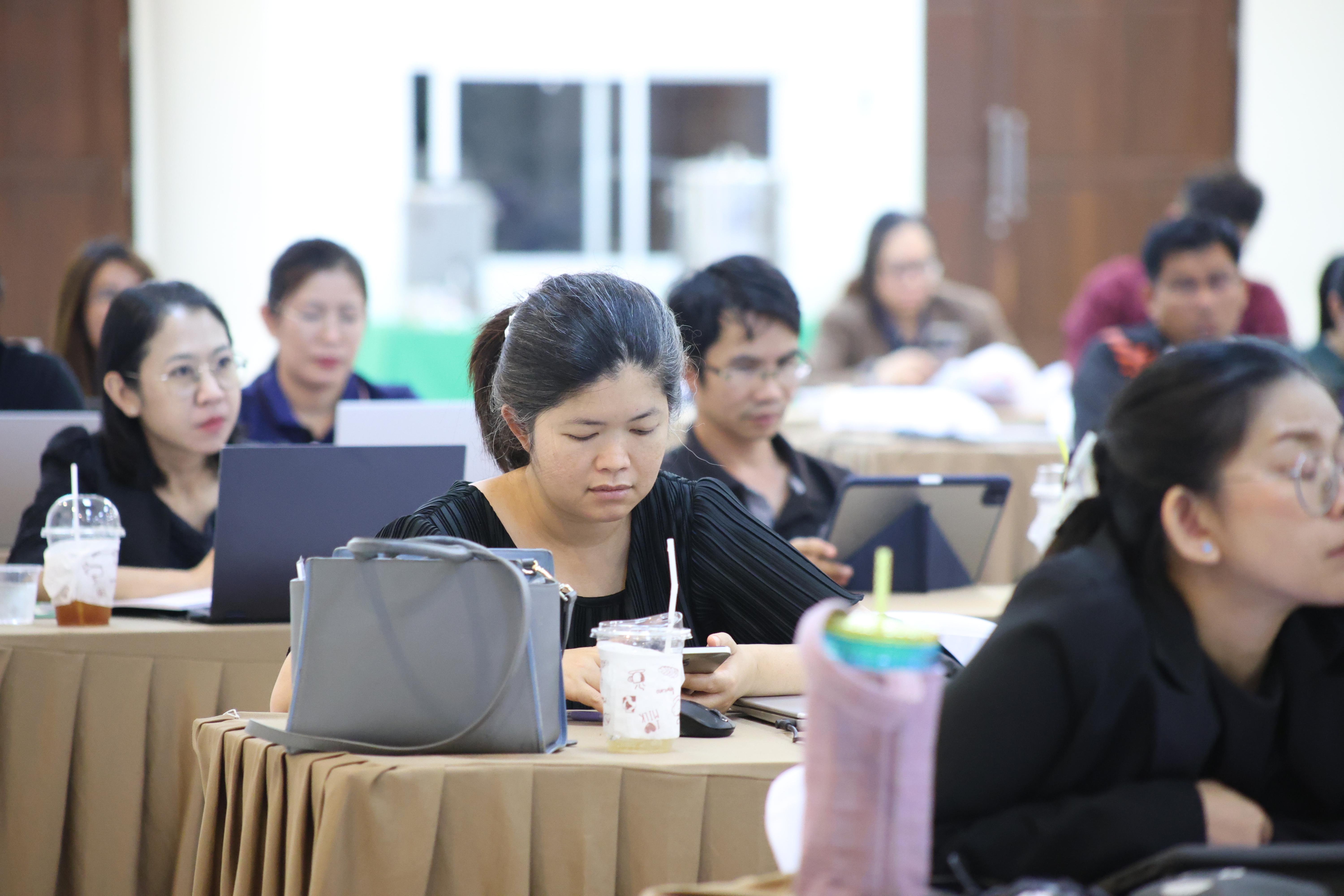 337. จัดโครงการเพื่อพัฒนาพัฒนาสมรรถนะครูของครูสำหรับอาจารย์ผู้สอน และอาจารย์นิเทศหลักสูตรครุศาสตรบัณฑิต ที่มีและยังไม่มีวุฒิทางการศึกษา