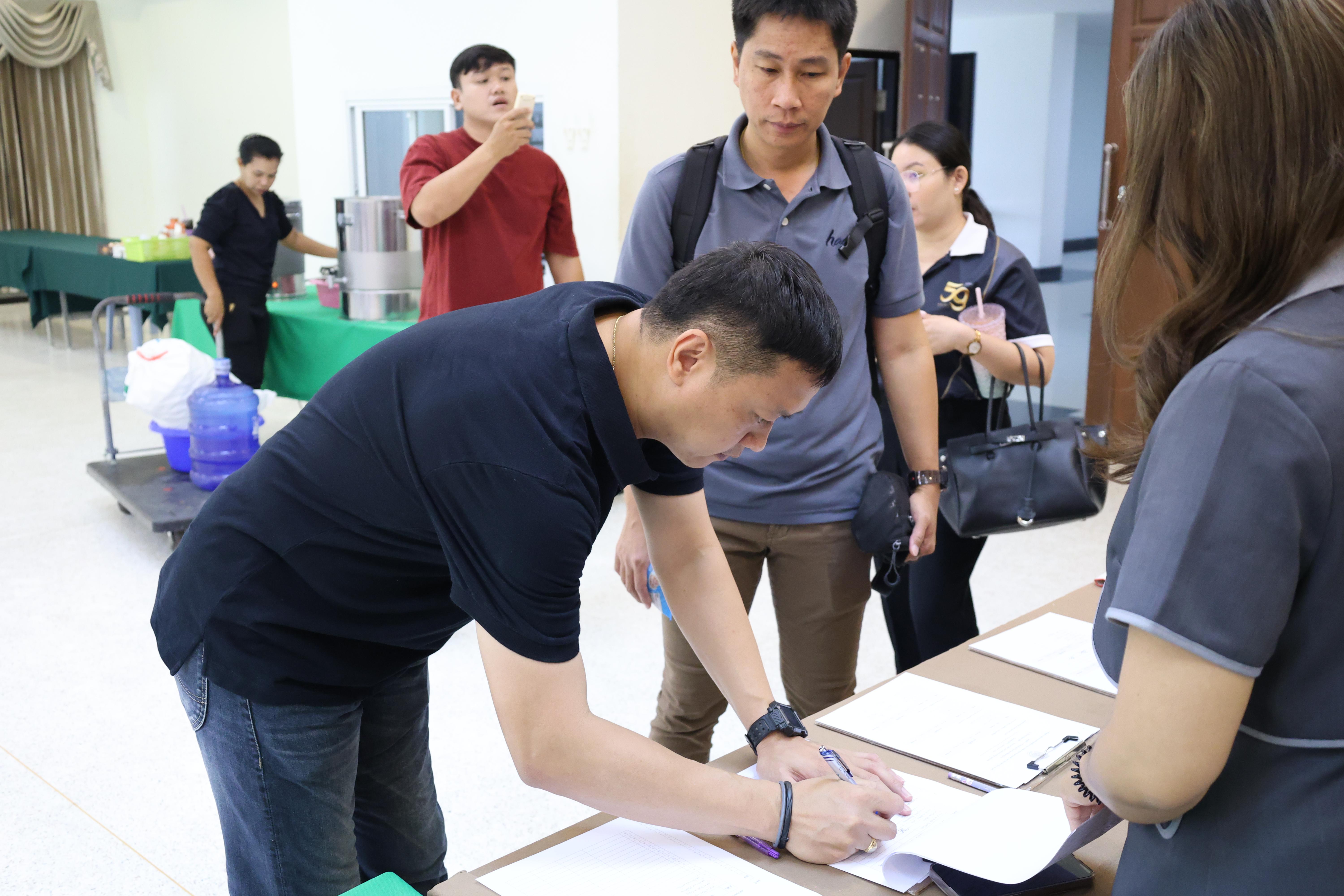 11. คณะครุศาสตร์ มหาวิทยาลัยราชภัฏกำแพงเพชร ได้จัดโครงการพัฒนาสมรรถนะครูของครู มหาวิทยาลัยราชภัฏ 38 แห่ง