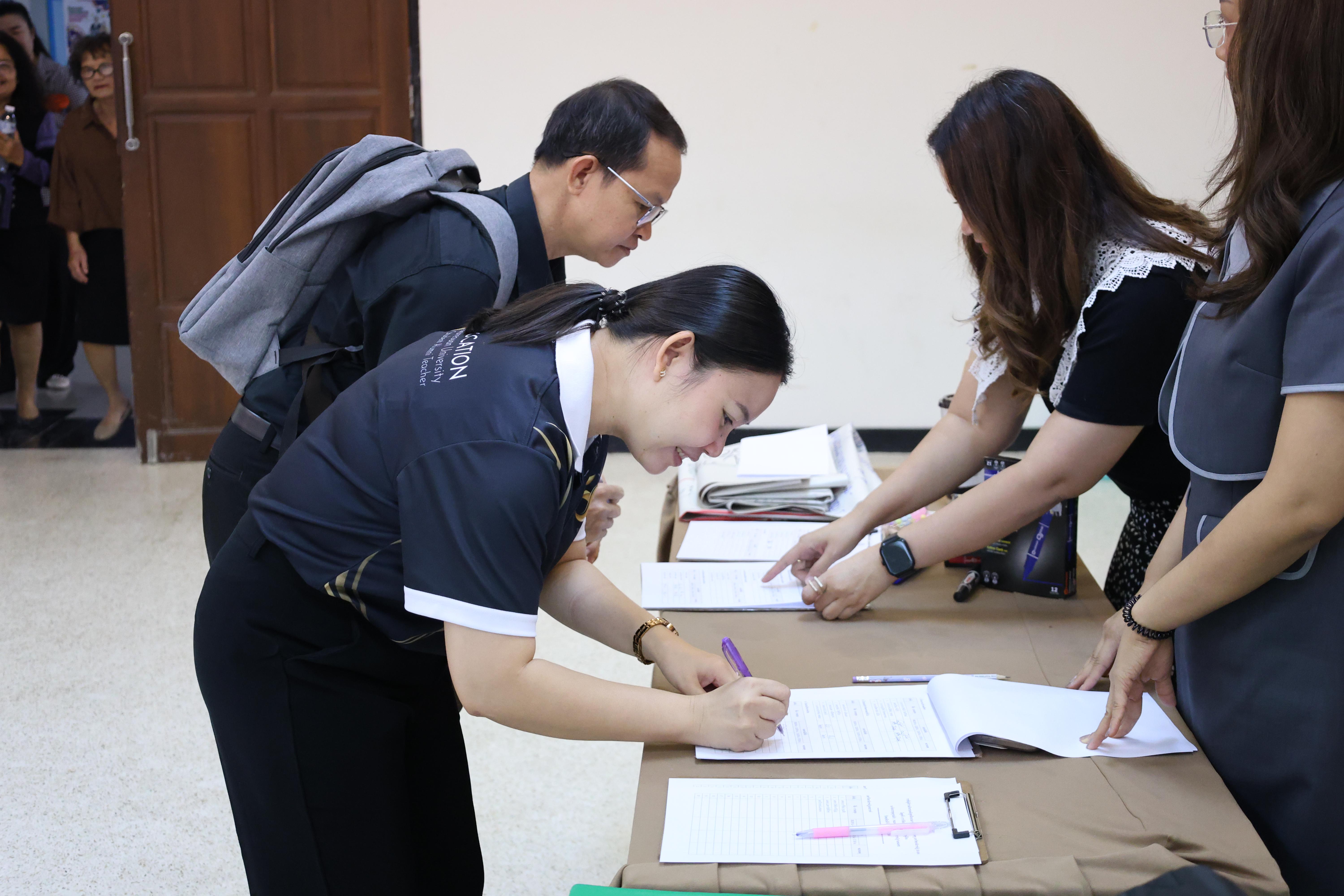 13. คณะครุศาสตร์ มหาวิทยาลัยราชภัฏกำแพงเพชร ได้จัดโครงการพัฒนาสมรรถนะครูของครู มหาวิทยาลัยราชภัฏ 38 แห่ง