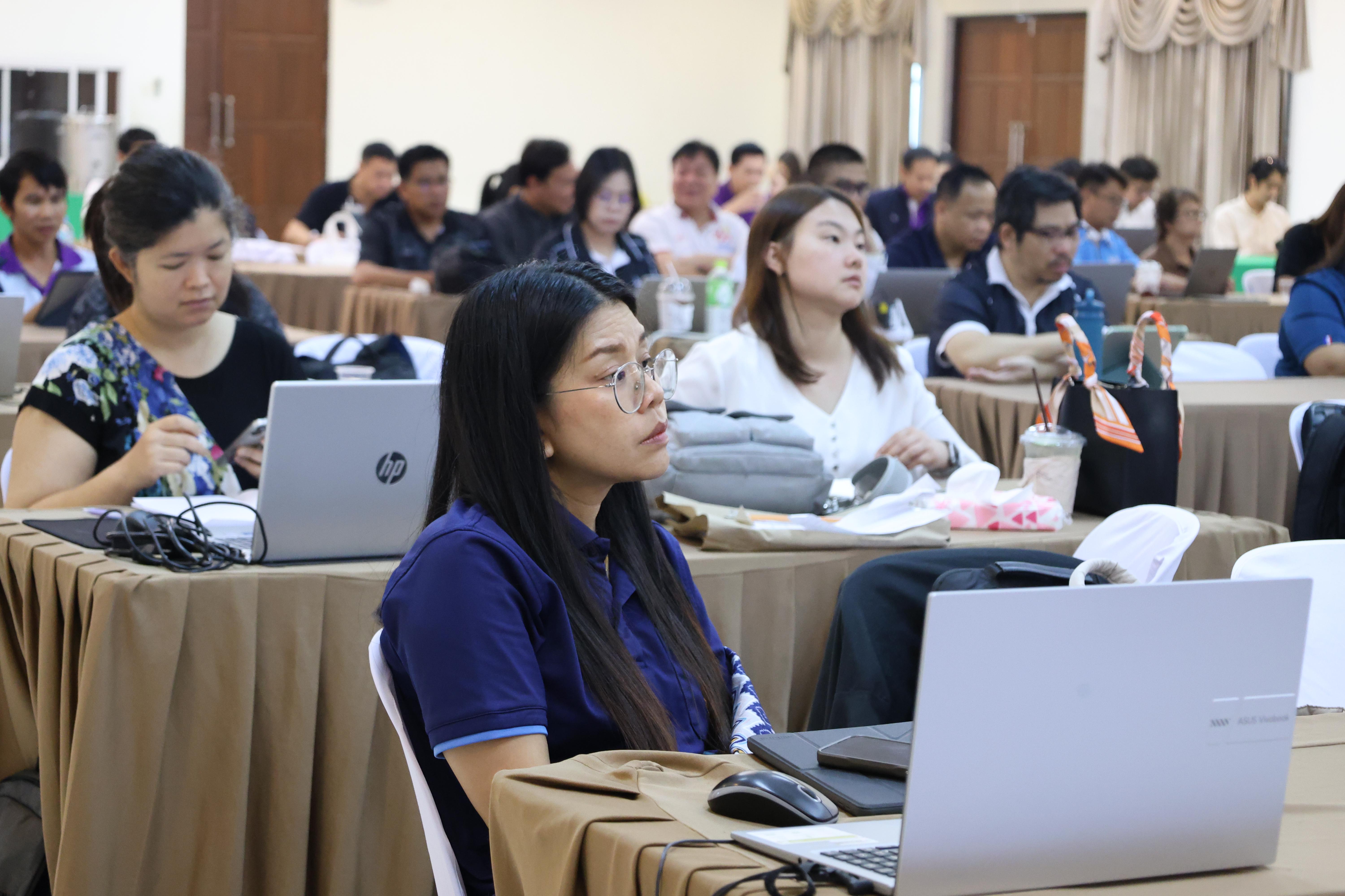 34. คณะครุศาสตร์ มหาวิทยาลัยราชภัฏกำแพงเพชร ได้จัดโครงการพัฒนาสมรรถนะครูของครู มหาวิทยาลัยราชภัฏ 38 แห่ง