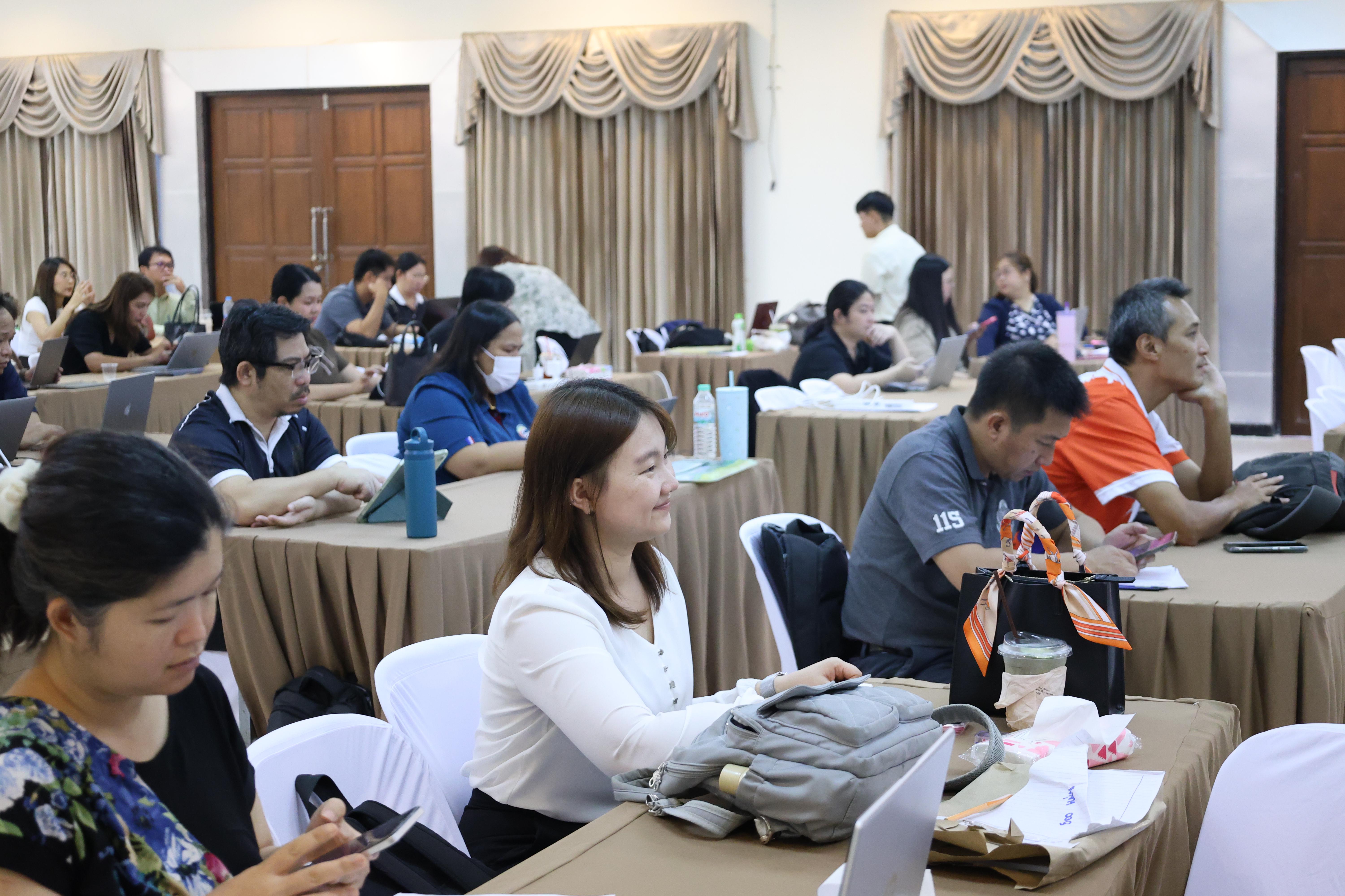 36. คณะครุศาสตร์ มหาวิทยาลัยราชภัฏกำแพงเพชร ได้จัดโครงการพัฒนาสมรรถนะครูของครู มหาวิทยาลัยราชภัฏ 38 แห่ง