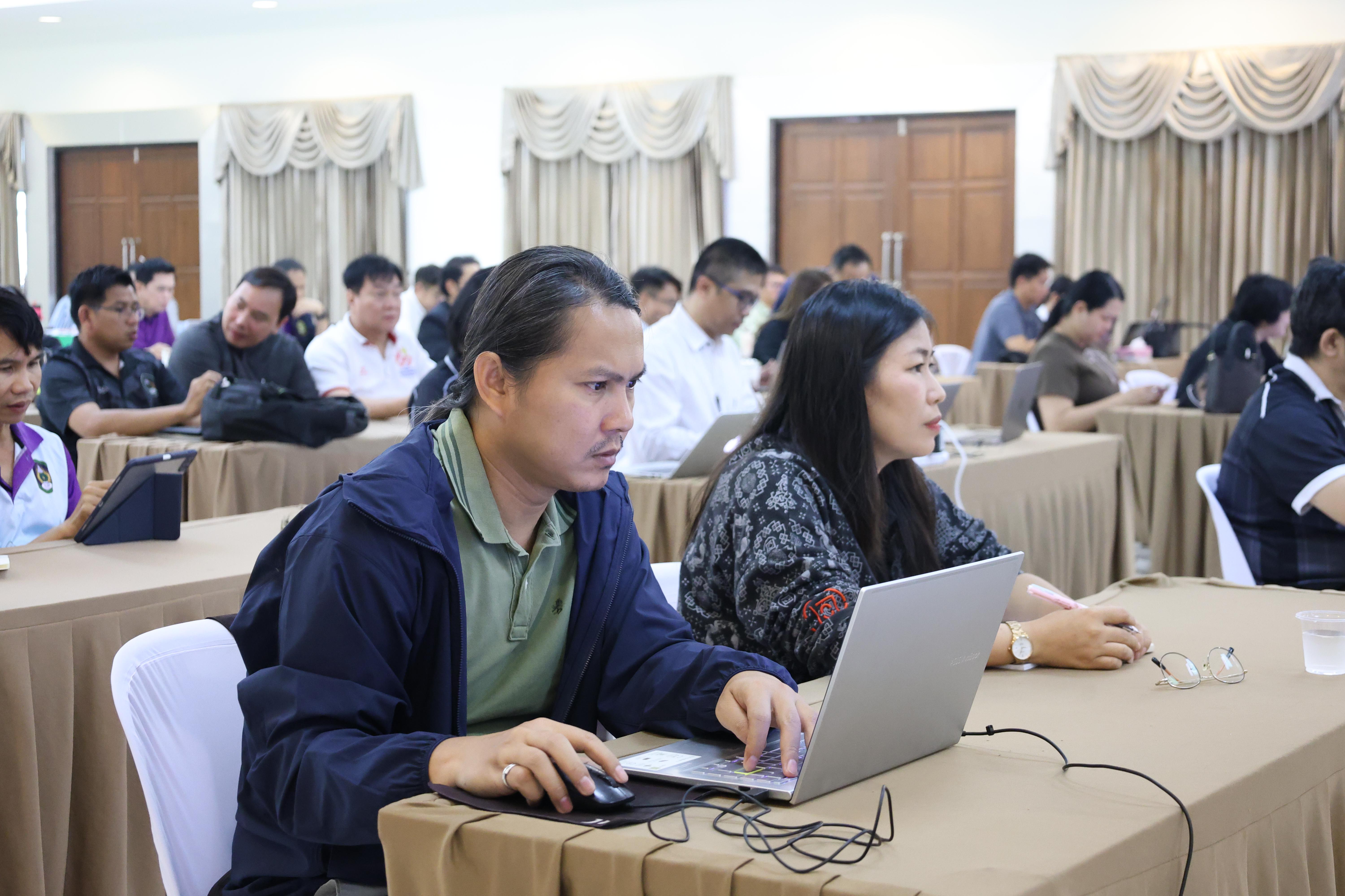 38. คณะครุศาสตร์ มหาวิทยาลัยราชภัฏกำแพงเพชร ได้จัดโครงการพัฒนาสมรรถนะครูของครู มหาวิทยาลัยราชภัฏ 38 แห่ง