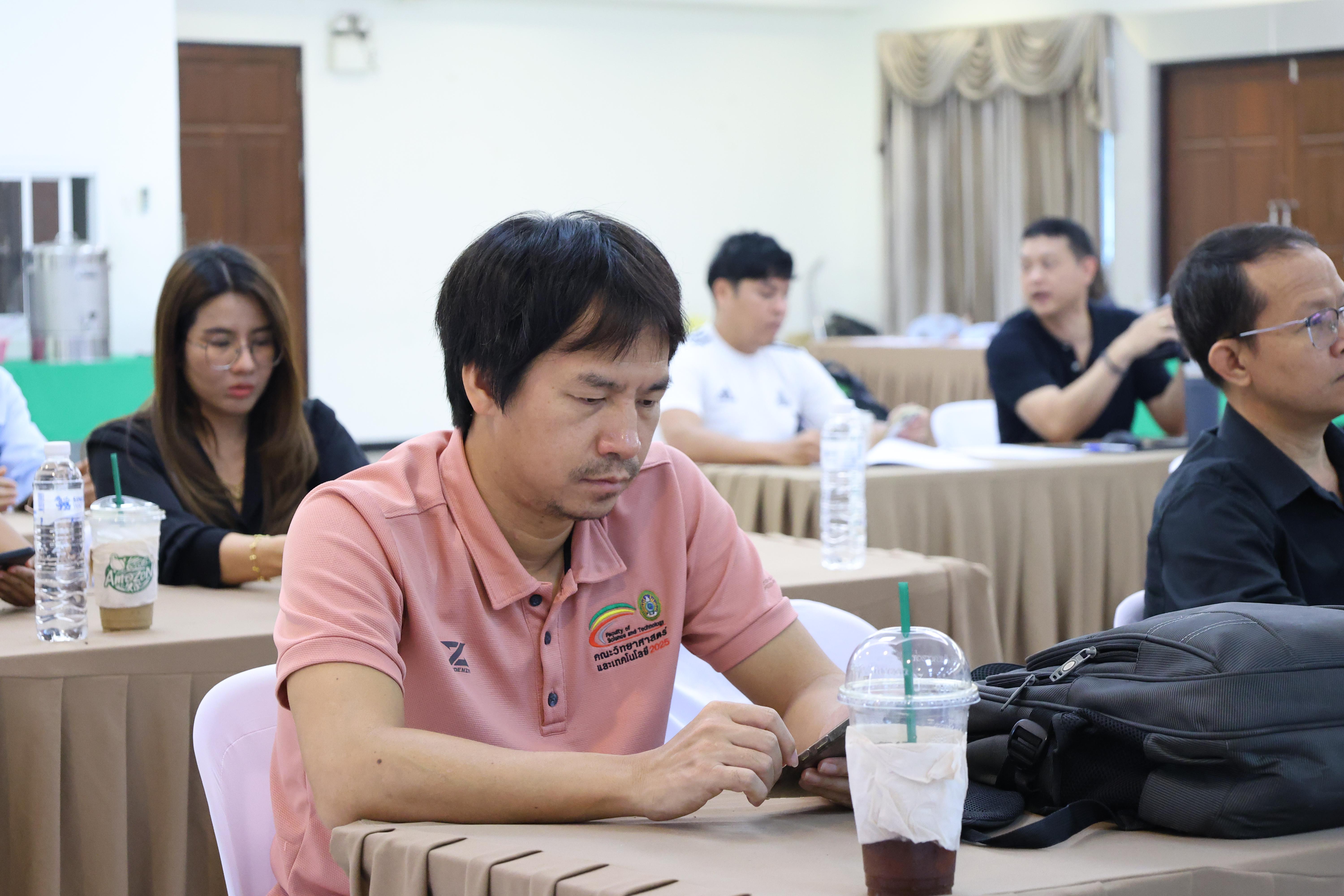 40. คณะครุศาสตร์ มหาวิทยาลัยราชภัฏกำแพงเพชร ได้จัดโครงการพัฒนาสมรรถนะครูของครู มหาวิทยาลัยราชภัฏ 38 แห่ง