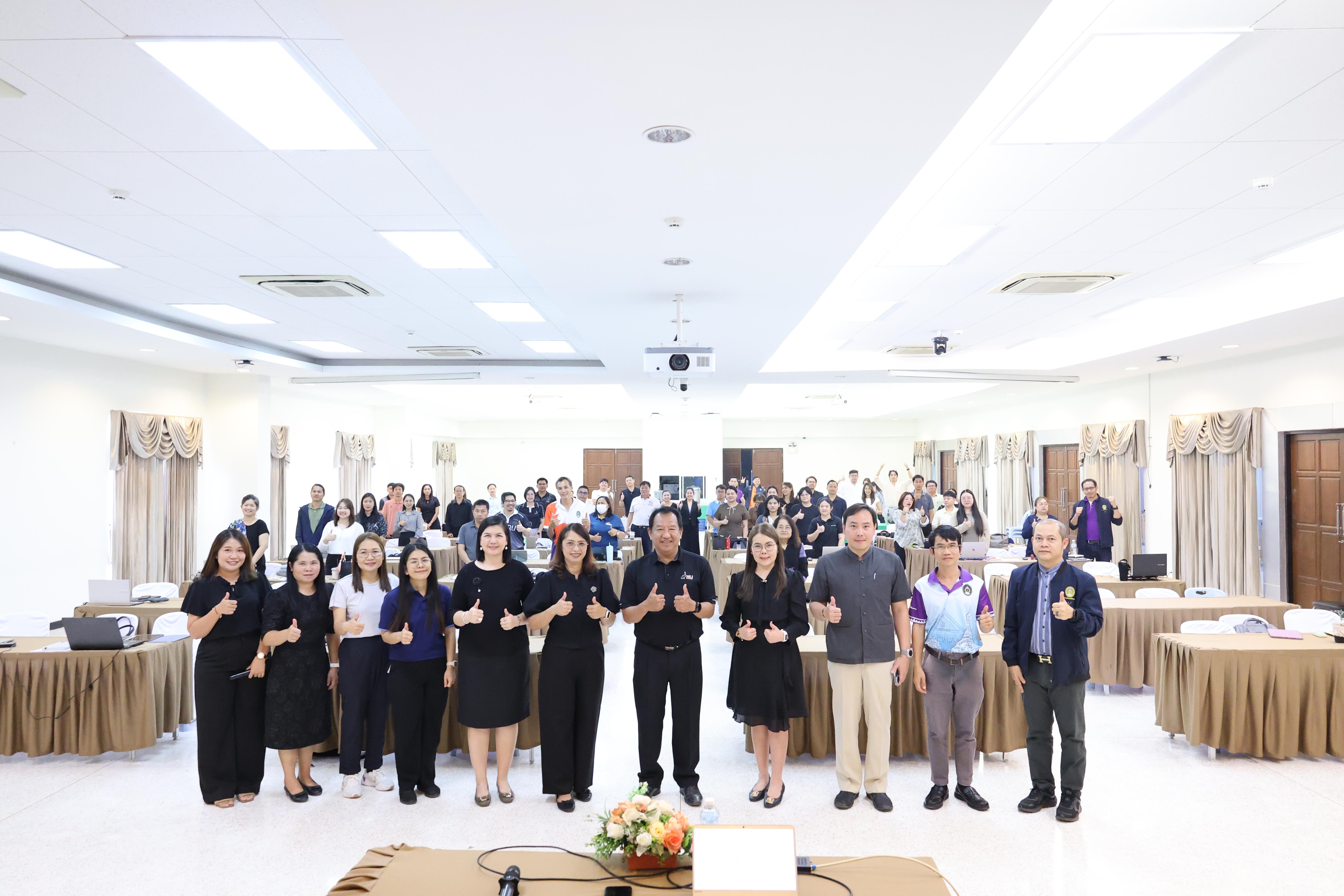 53. คณะครุศาสตร์ มหาวิทยาลัยราชภัฏกำแพงเพชร ได้จัดโครงการพัฒนาสมรรถนะครูของครู มหาวิทยาลัยราชภัฏ 38 แห่ง