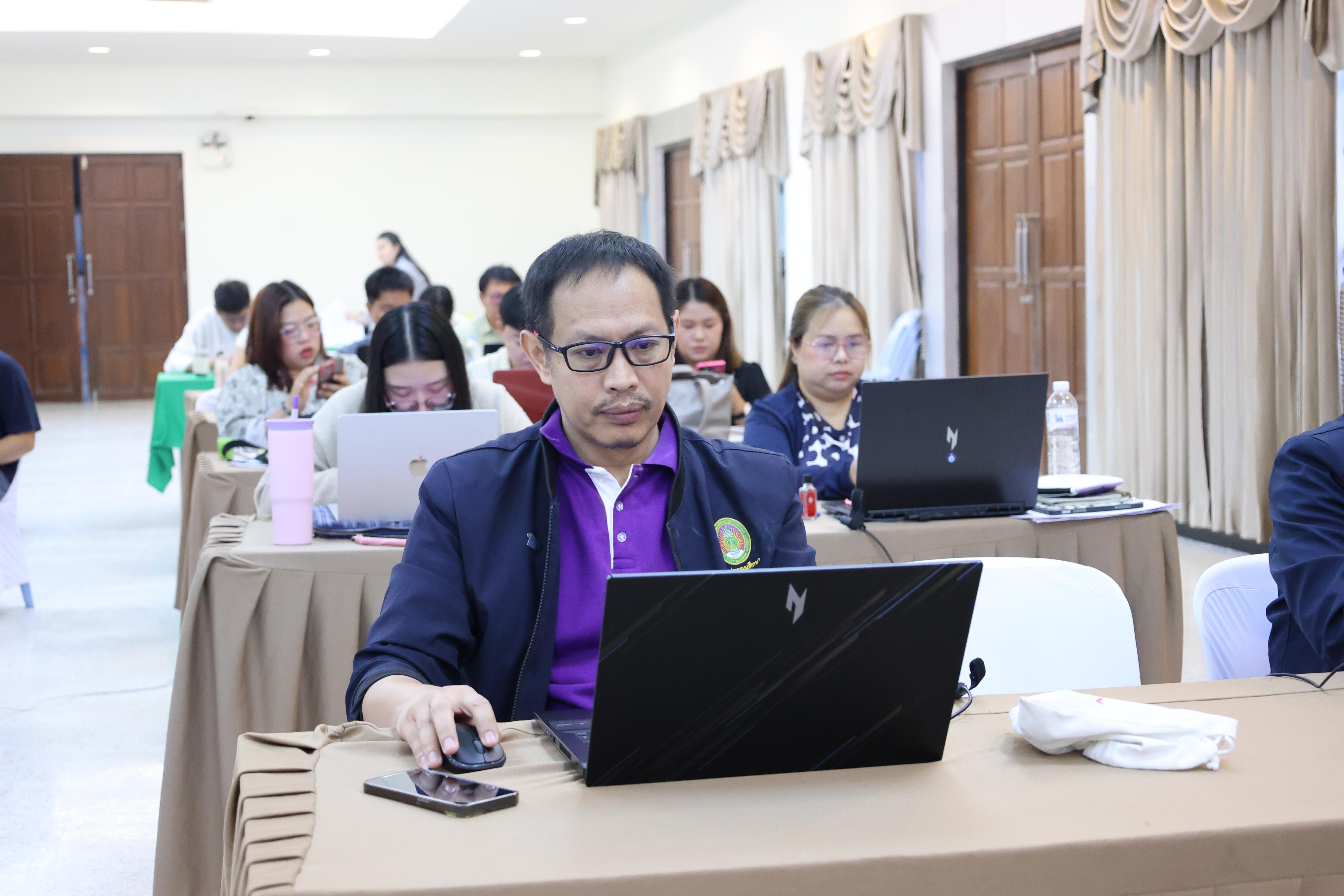 63. คณะครุศาสตร์ มหาวิทยาลัยราชภัฏกำแพงเพชร ได้จัดโครงการพัฒนาสมรรถนะครูของครู มหาวิทยาลัยราชภัฏ 38 แห่ง