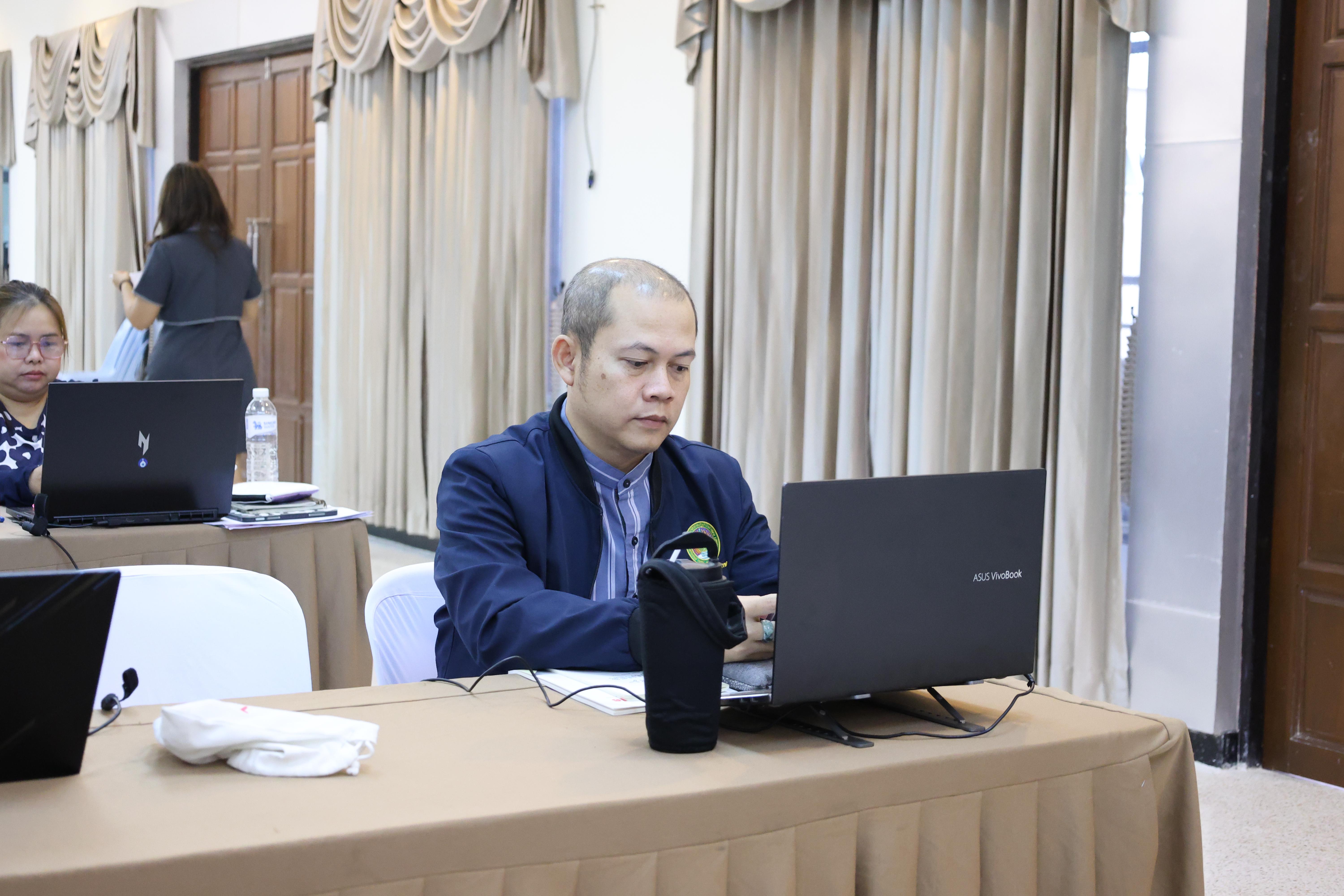 64. คณะครุศาสตร์ มหาวิทยาลัยราชภัฏกำแพงเพชร ได้จัดโครงการพัฒนาสมรรถนะครูของครู มหาวิทยาลัยราชภัฏ 38 แห่ง