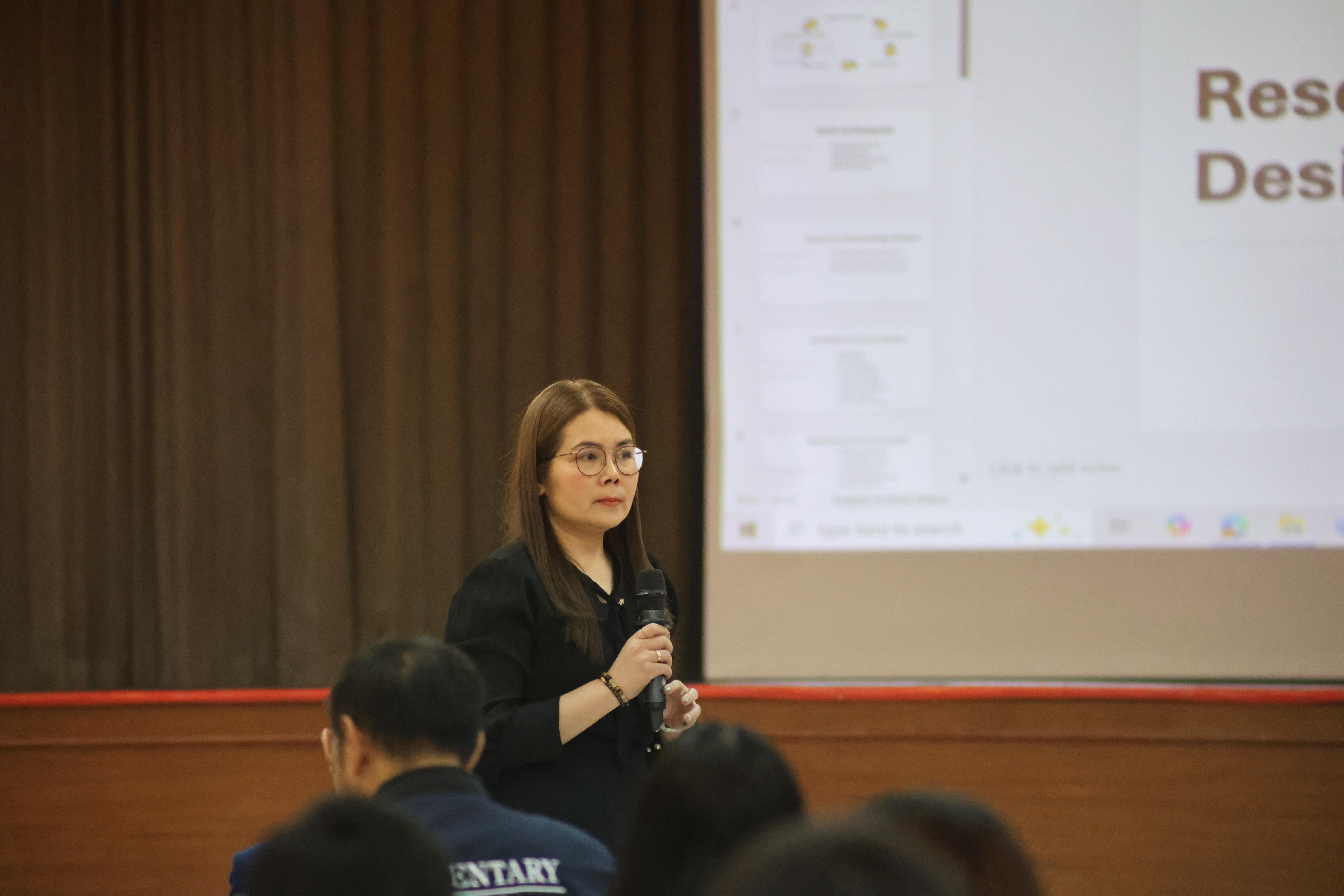 73. คณะครุศาสตร์ มหาวิทยาลัยราชภัฏกำแพงเพชร ได้จัดโครงการพัฒนาสมรรถนะครูของครู มหาวิทยาลัยราชภัฏ 38 แห่ง