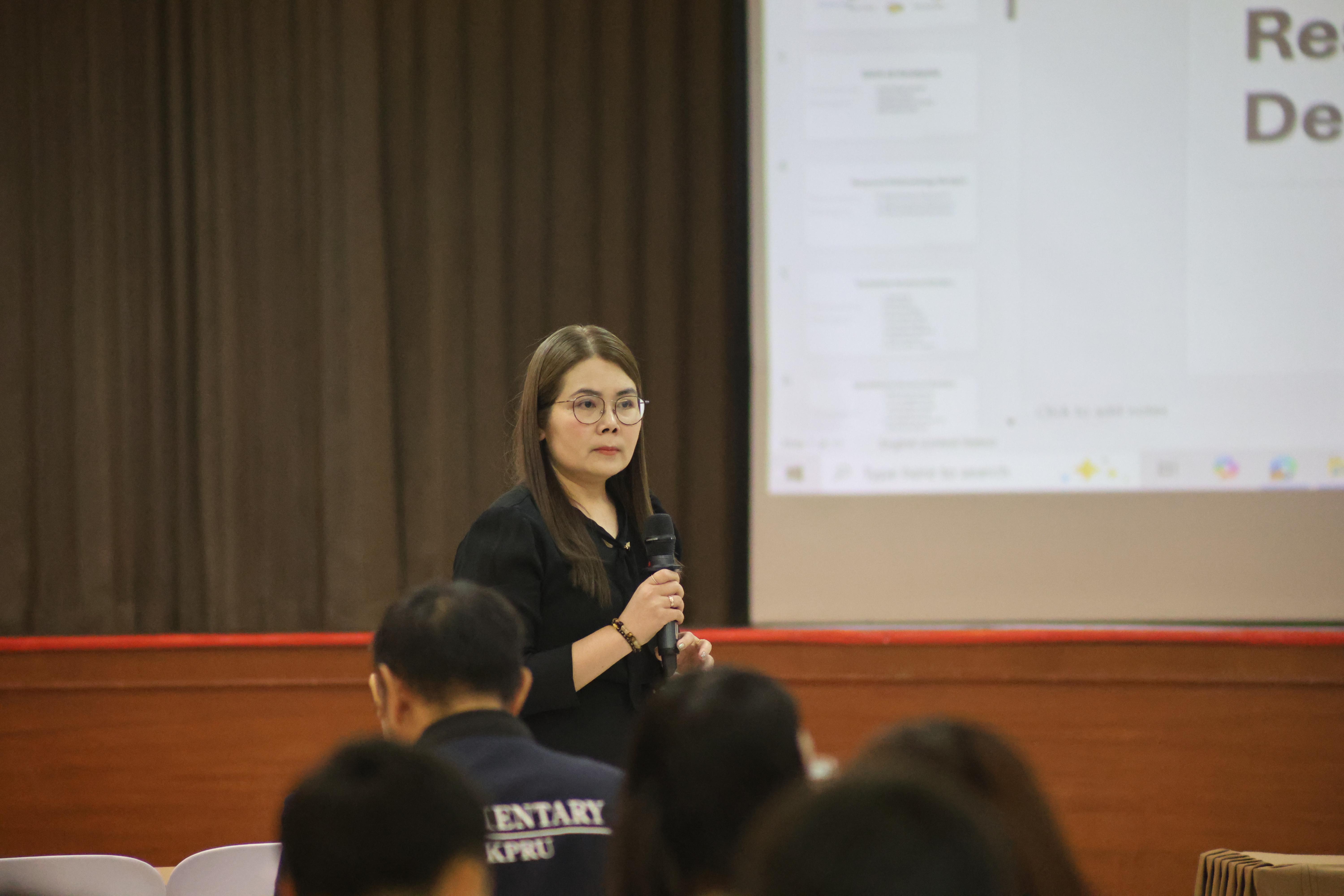 74. คณะครุศาสตร์ มหาวิทยาลัยราชภัฏกำแพงเพชร ได้จัดโครงการพัฒนาสมรรถนะครูของครู มหาวิทยาลัยราชภัฏ 38 แห่ง