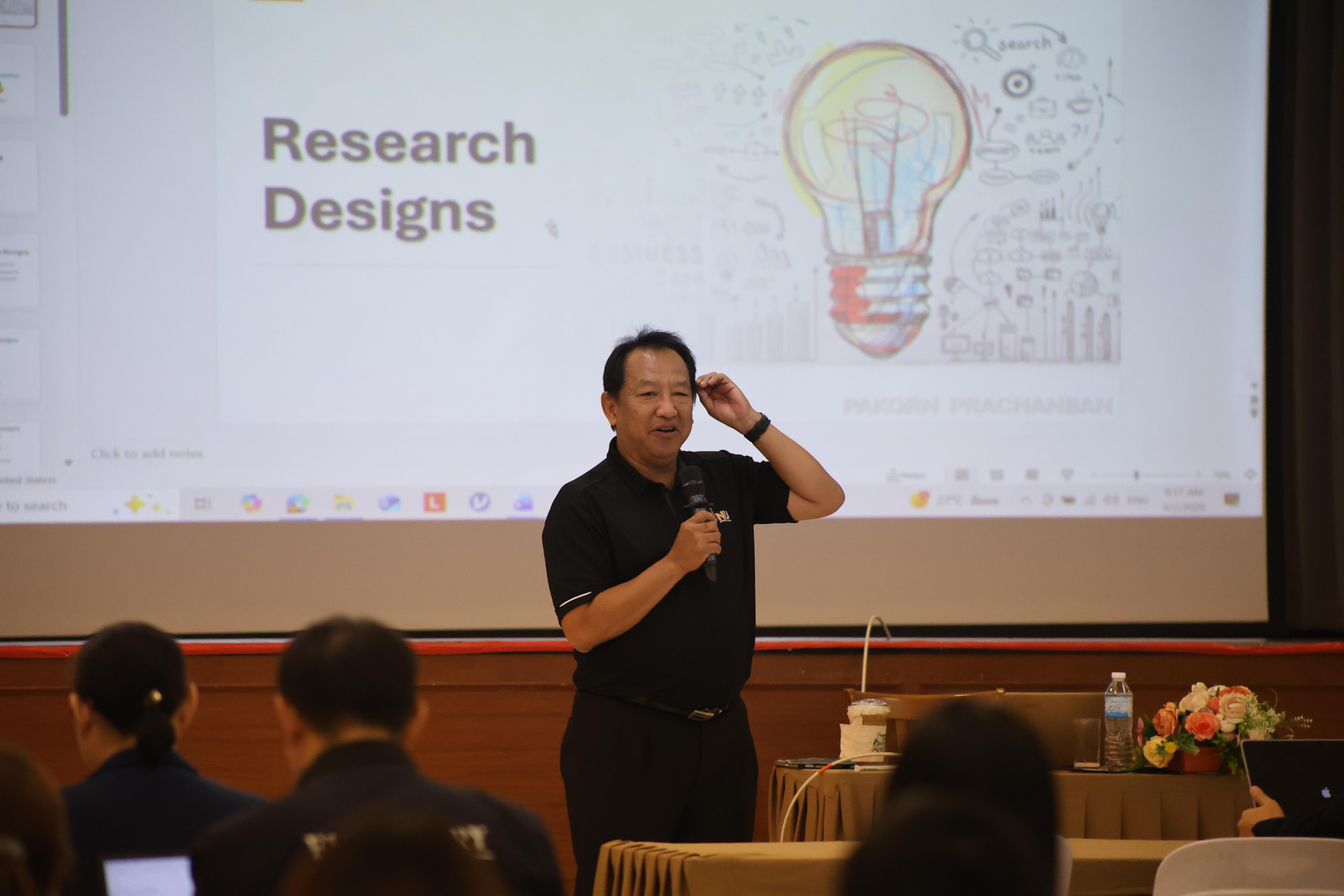 77. คณะครุศาสตร์ มหาวิทยาลัยราชภัฏกำแพงเพชร ได้จัดโครงการพัฒนาสมรรถนะครูของครู มหาวิทยาลัยราชภัฏ 38 แห่ง