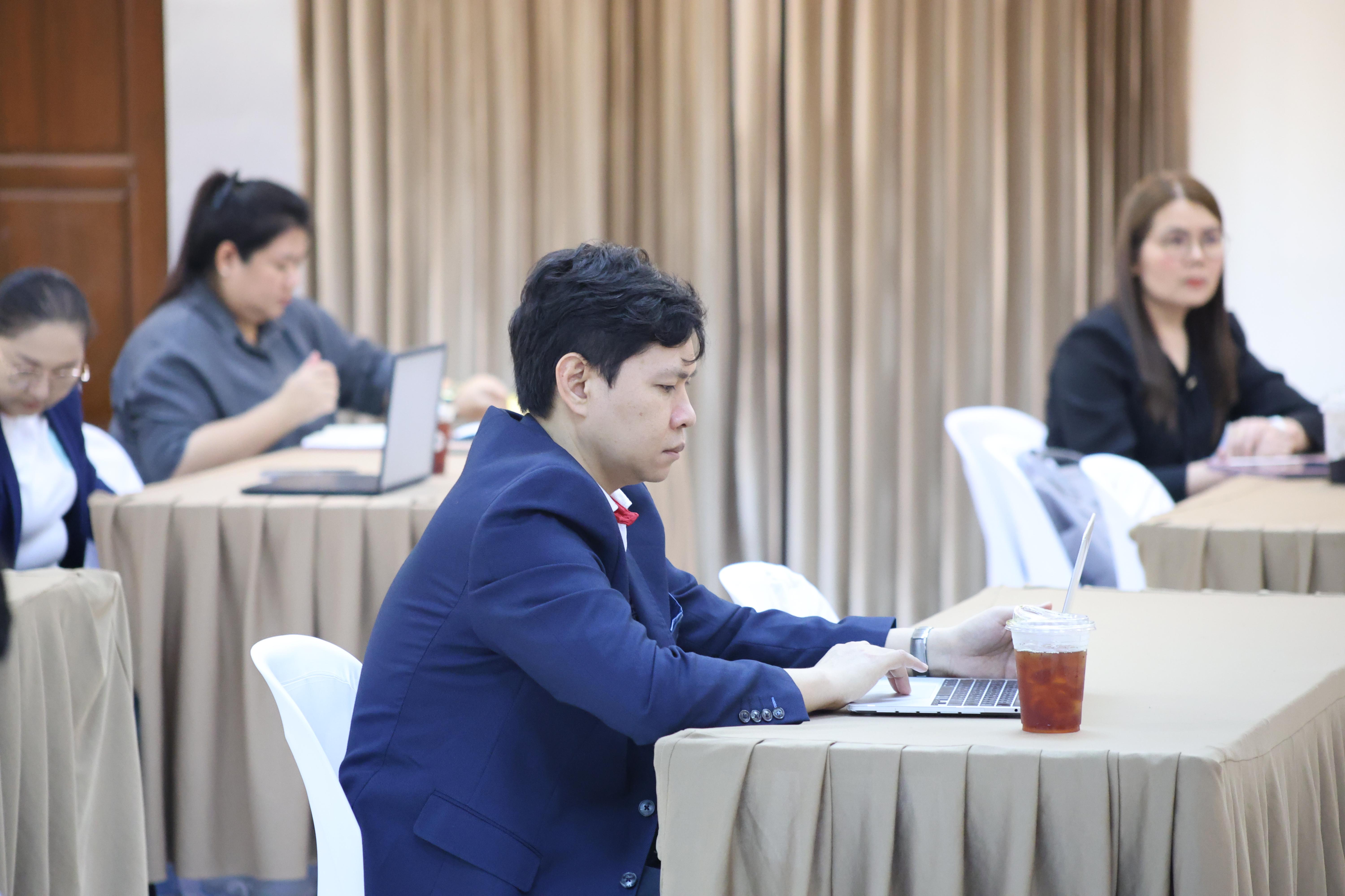 99. คณะครุศาสตร์ มหาวิทยาลัยราชภัฏกำแพงเพชร ได้จัดโครงการพัฒนาสมรรถนะครูของครู มหาวิทยาลัยราชภัฏ 38 แห่ง