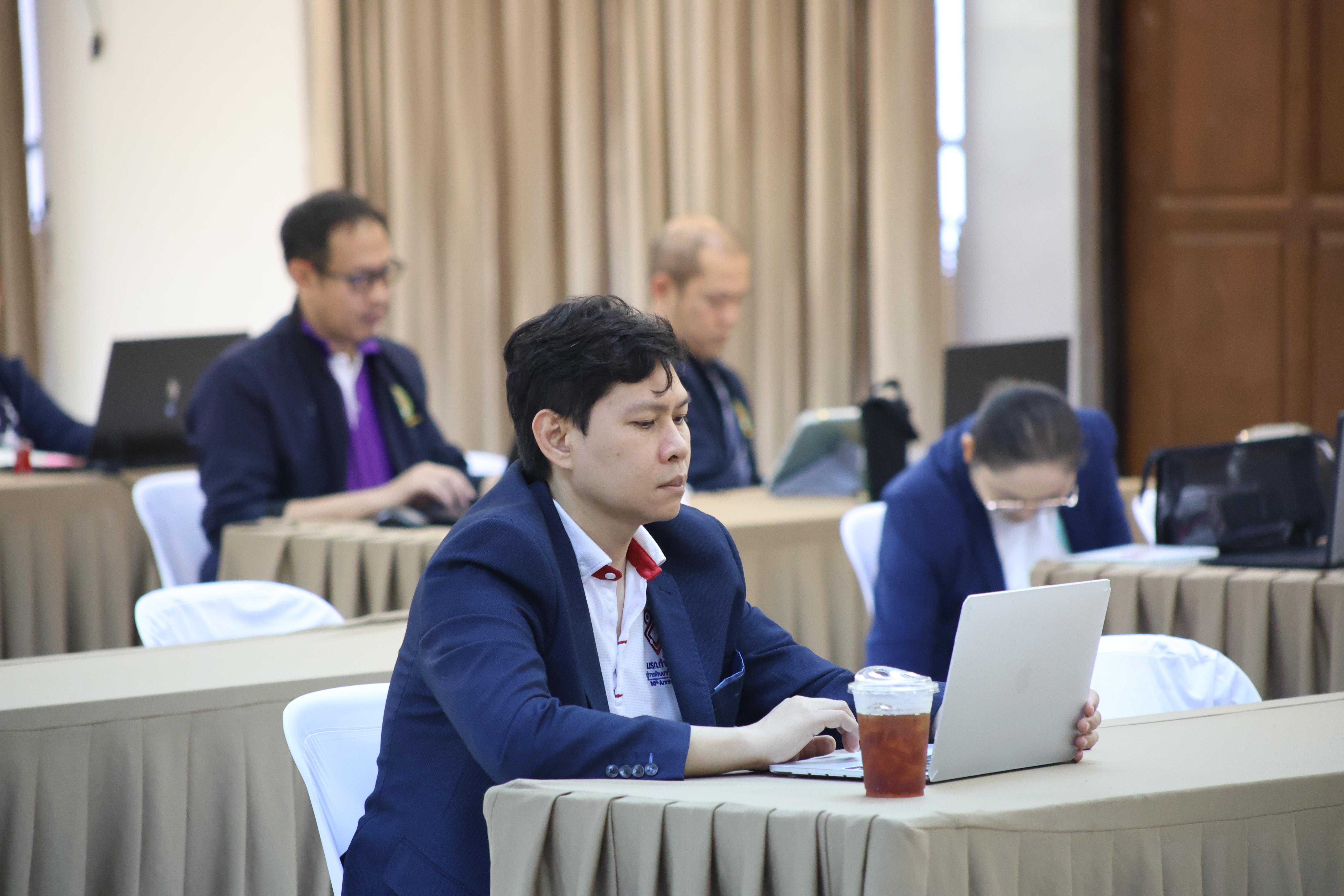 102. คณะครุศาสตร์ มหาวิทยาลัยราชภัฏกำแพงเพชร ได้จัดโครงการพัฒนาสมรรถนะครูของครู มหาวิทยาลัยราชภัฏ 38 แห่ง