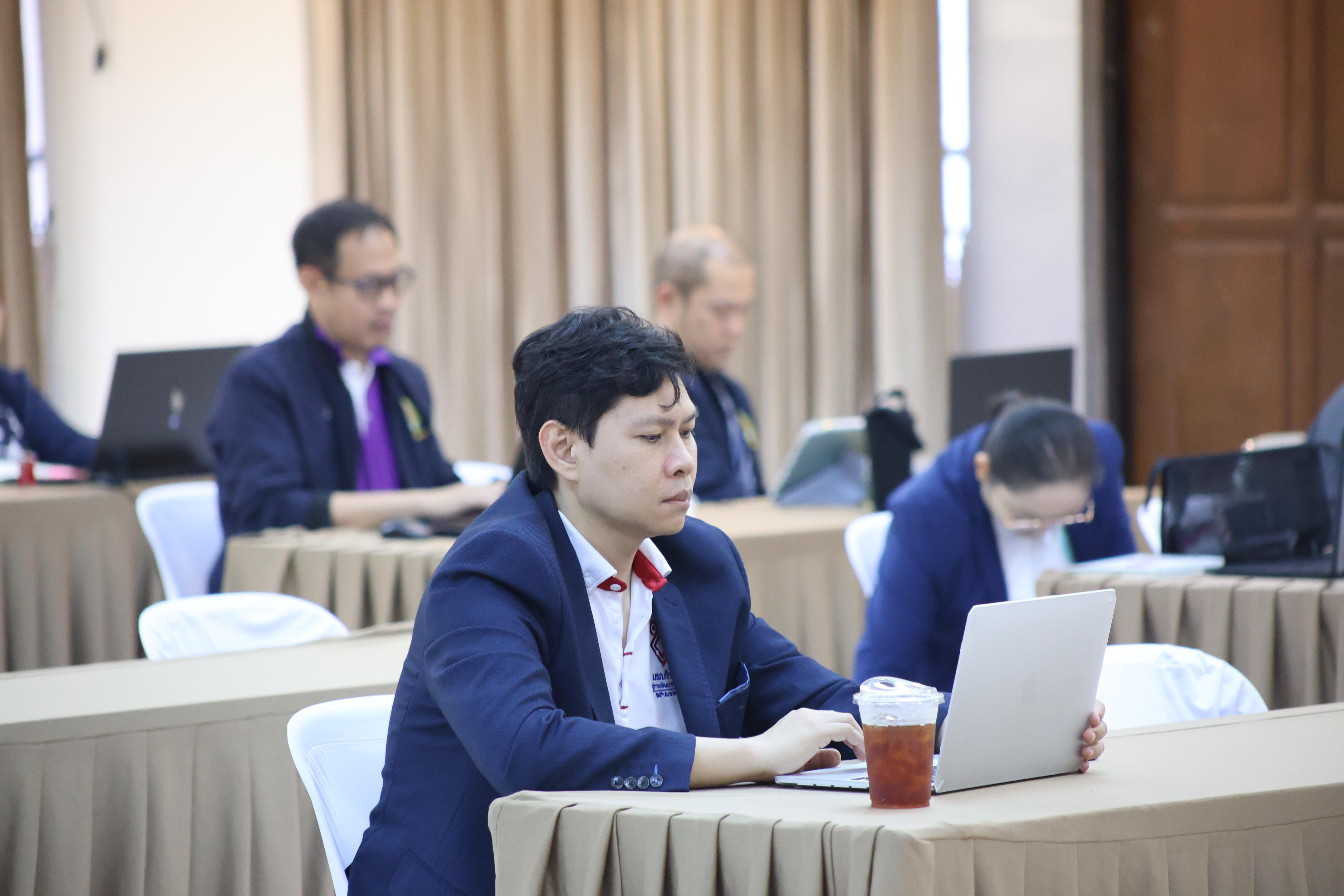 103. คณะครุศาสตร์ มหาวิทยาลัยราชภัฏกำแพงเพชร ได้จัดโครงการพัฒนาสมรรถนะครูของครู มหาวิทยาลัยราชภัฏ 38 แห่ง