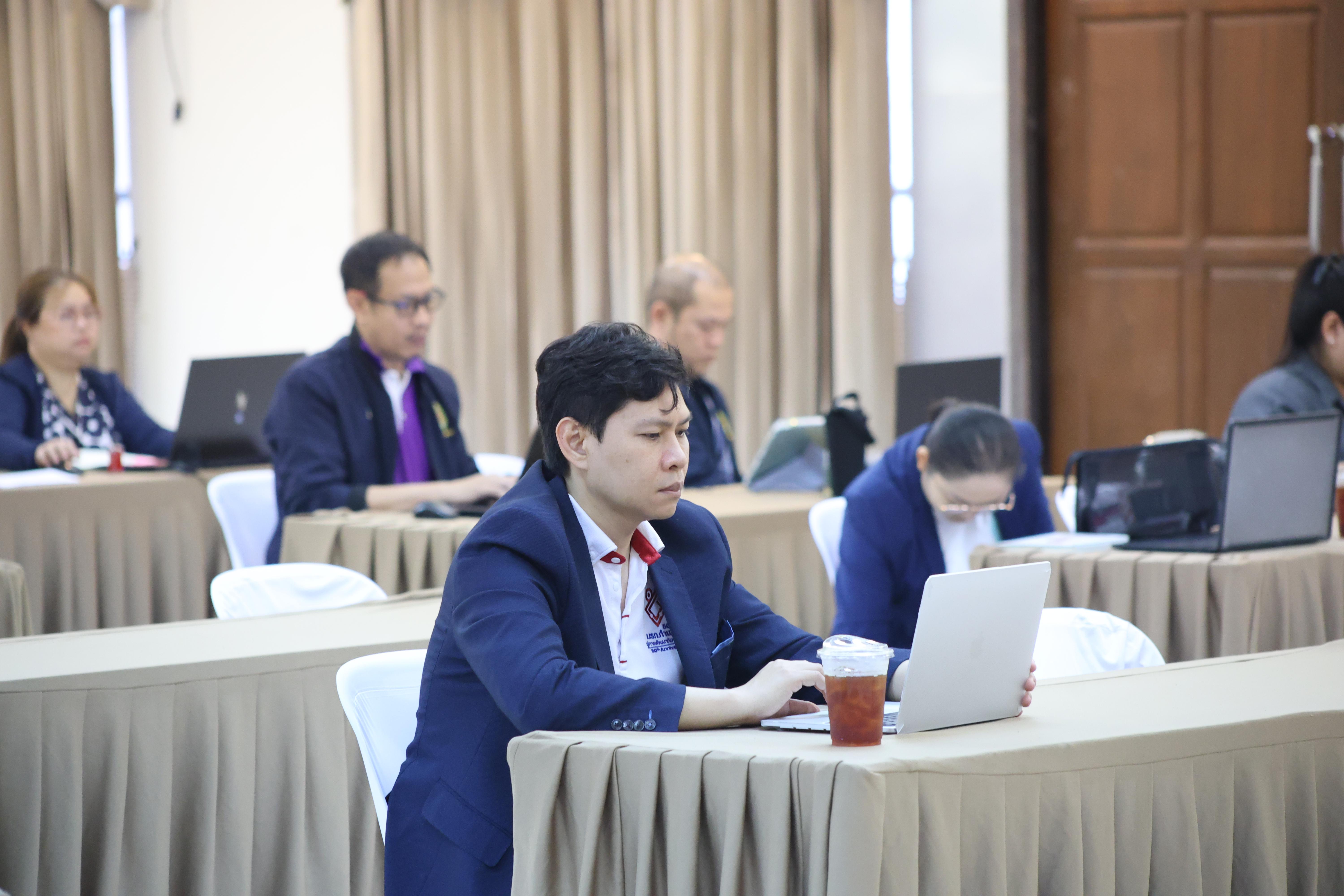 104. คณะครุศาสตร์ มหาวิทยาลัยราชภัฏกำแพงเพชร ได้จัดโครงการพัฒนาสมรรถนะครูของครู มหาวิทยาลัยราชภัฏ 38 แห่ง