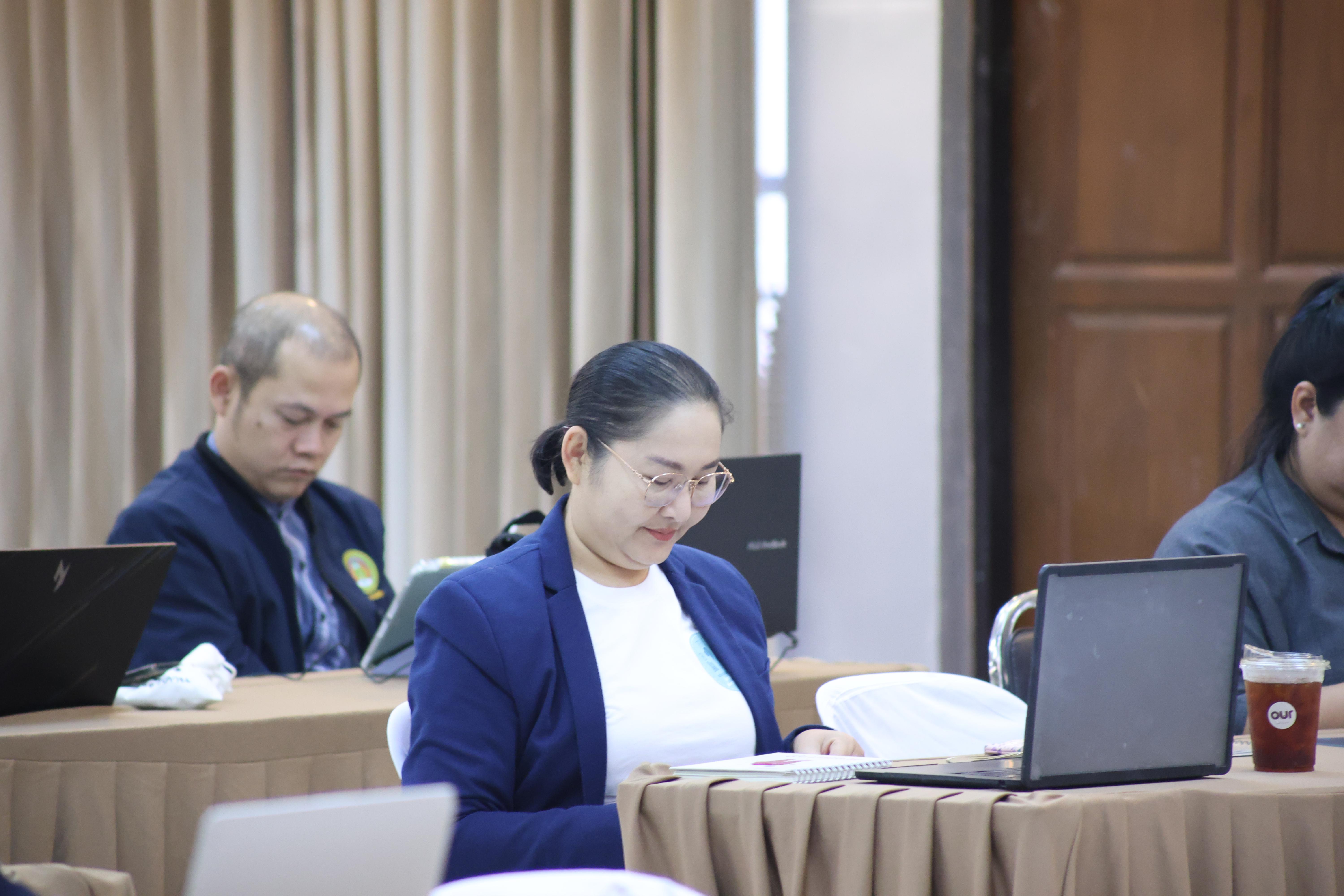 113. คณะครุศาสตร์ มหาวิทยาลัยราชภัฏกำแพงเพชร ได้จัดโครงการพัฒนาสมรรถนะครูของครู มหาวิทยาลัยราชภัฏ 38 แห่ง