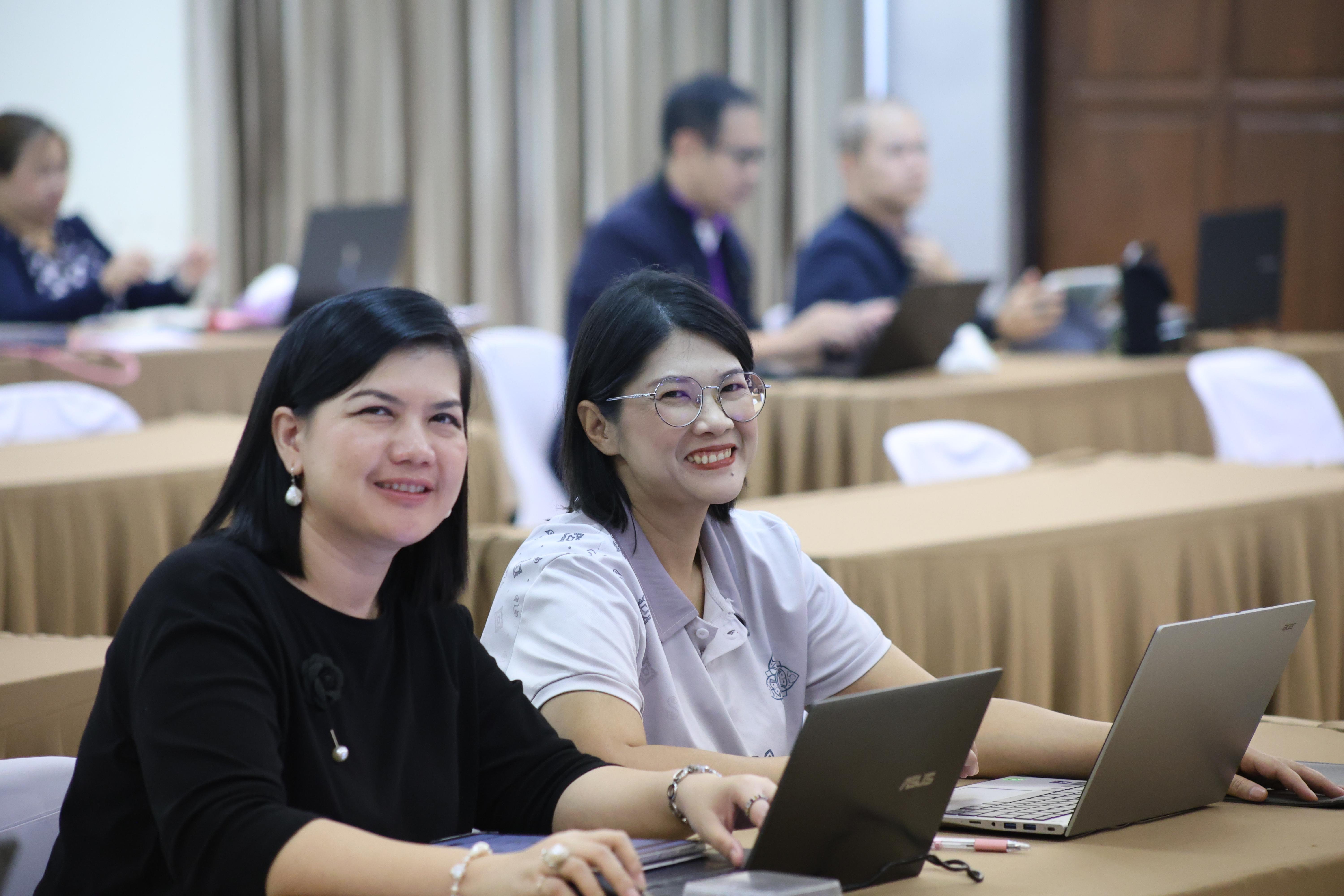 126. คณะครุศาสตร์ มหาวิทยาลัยราชภัฏกำแพงเพชร ได้จัดโครงการพัฒนาสมรรถนะครูของครู มหาวิทยาลัยราชภัฏ 38 แห่ง