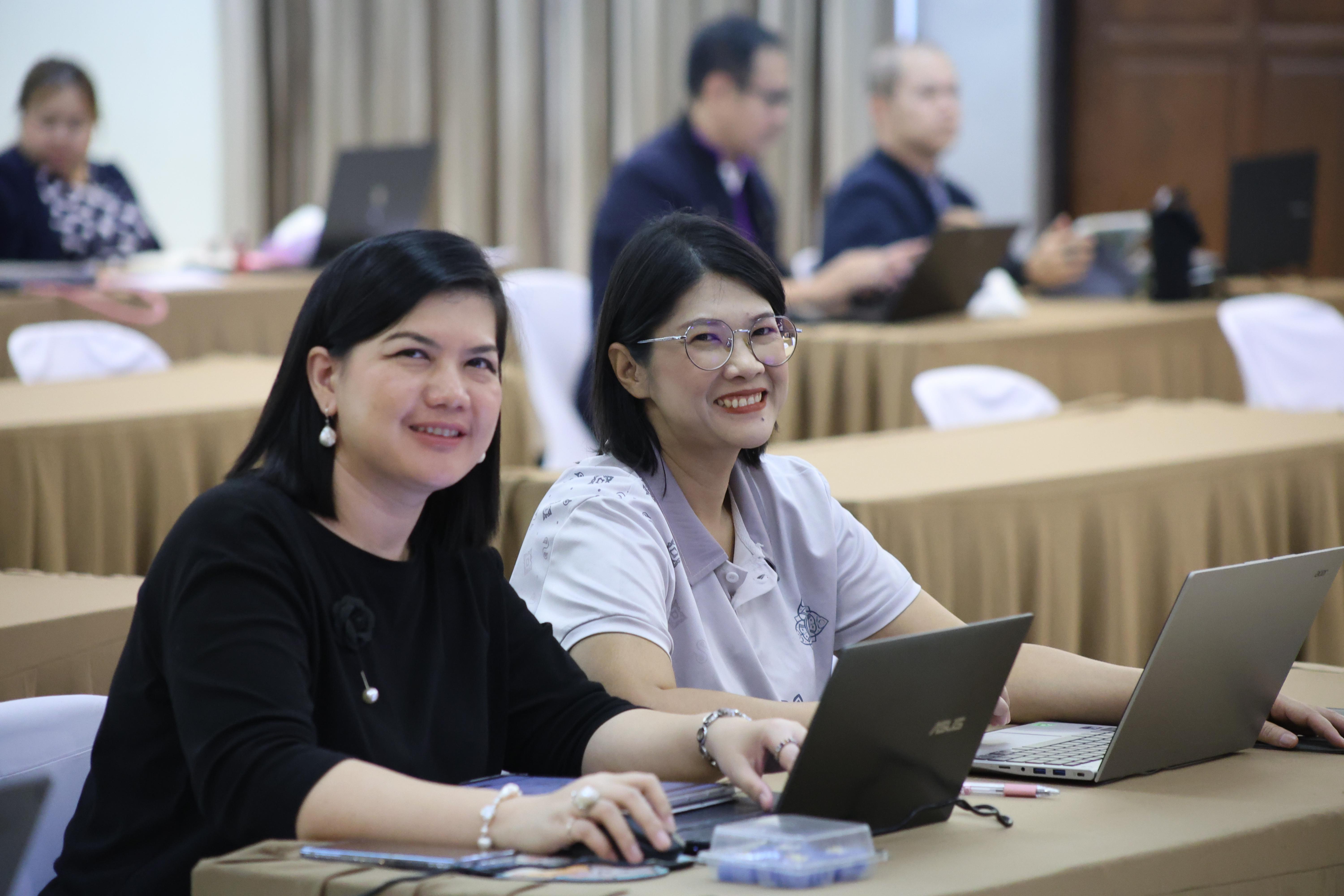 127. คณะครุศาสตร์ มหาวิทยาลัยราชภัฏกำแพงเพชร ได้จัดโครงการพัฒนาสมรรถนะครูของครู มหาวิทยาลัยราชภัฏ 38 แห่ง