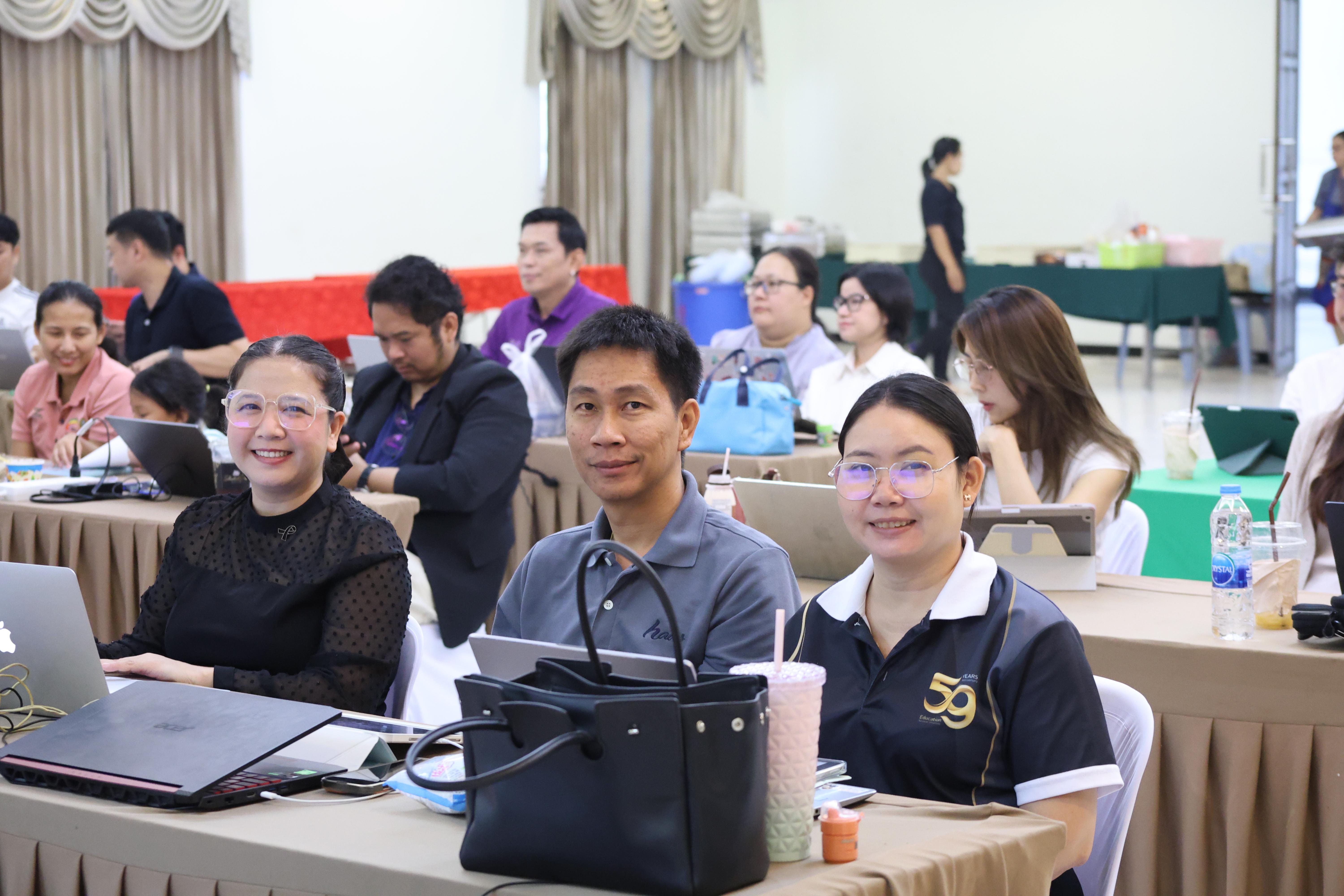 153. คณะครุศาสตร์ มหาวิทยาลัยราชภัฏกำแพงเพชร ได้จัดโครงการพัฒนาสมรรถนะครูของครู มหาวิทยาลัยราชภัฏ 38 แห่ง