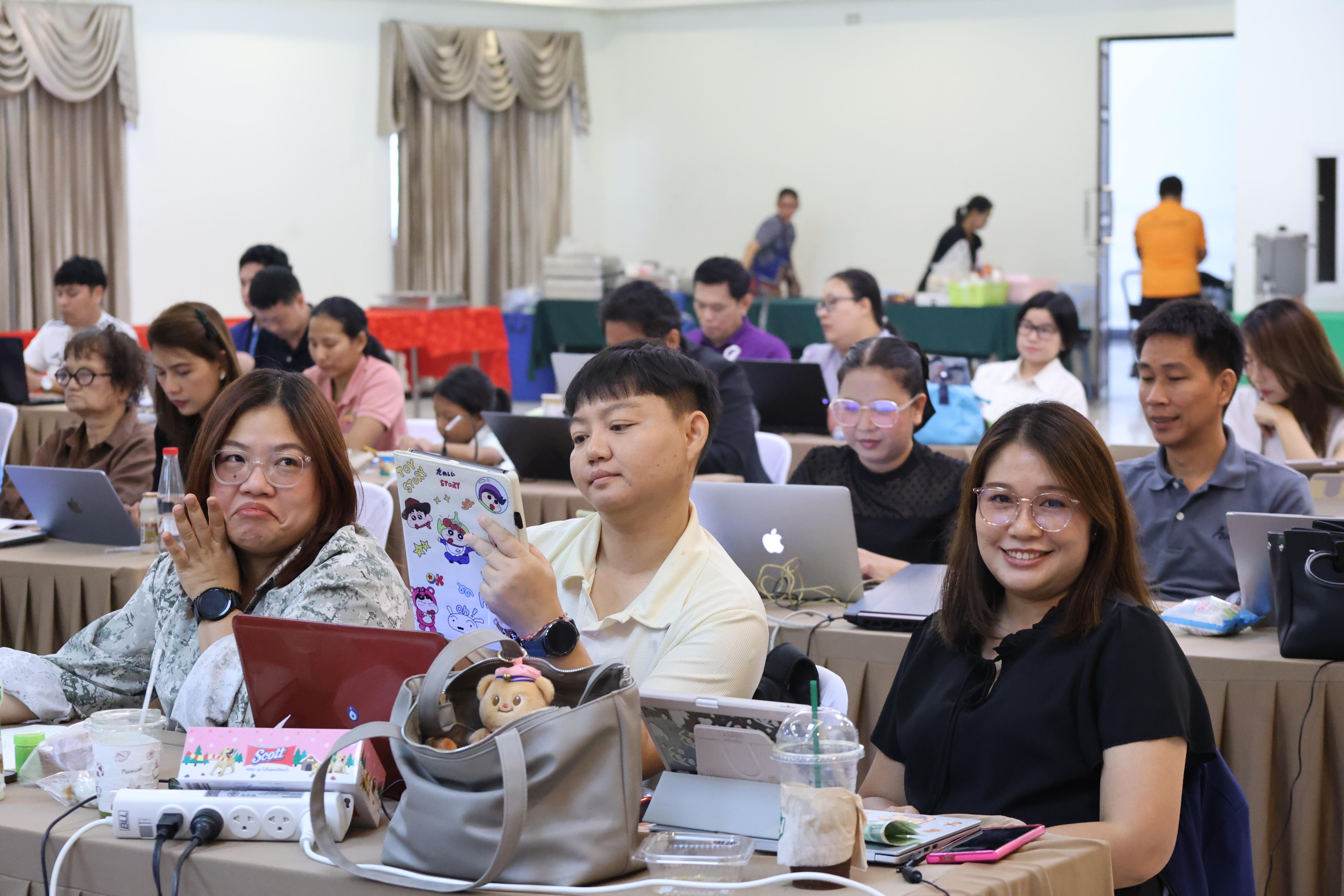 159. คณะครุศาสตร์ มหาวิทยาลัยราชภัฏกำแพงเพชร ได้จัดโครงการพัฒนาสมรรถนะครูของครู มหาวิทยาลัยราชภัฏ 38 แห่ง