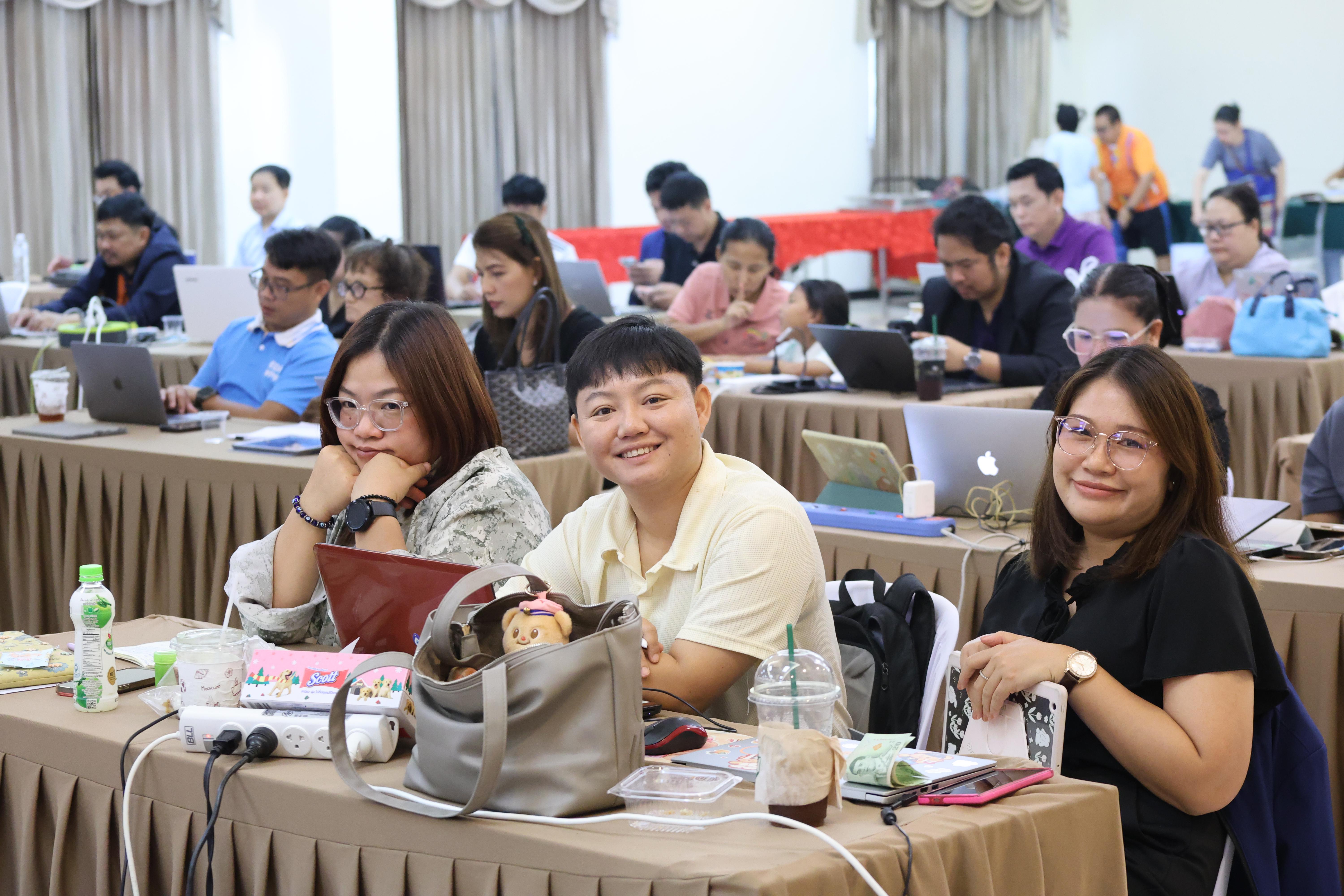 162. คณะครุศาสตร์ มหาวิทยาลัยราชภัฏกำแพงเพชร ได้จัดโครงการพัฒนาสมรรถนะครูของครู มหาวิทยาลัยราชภัฏ 38 แห่ง