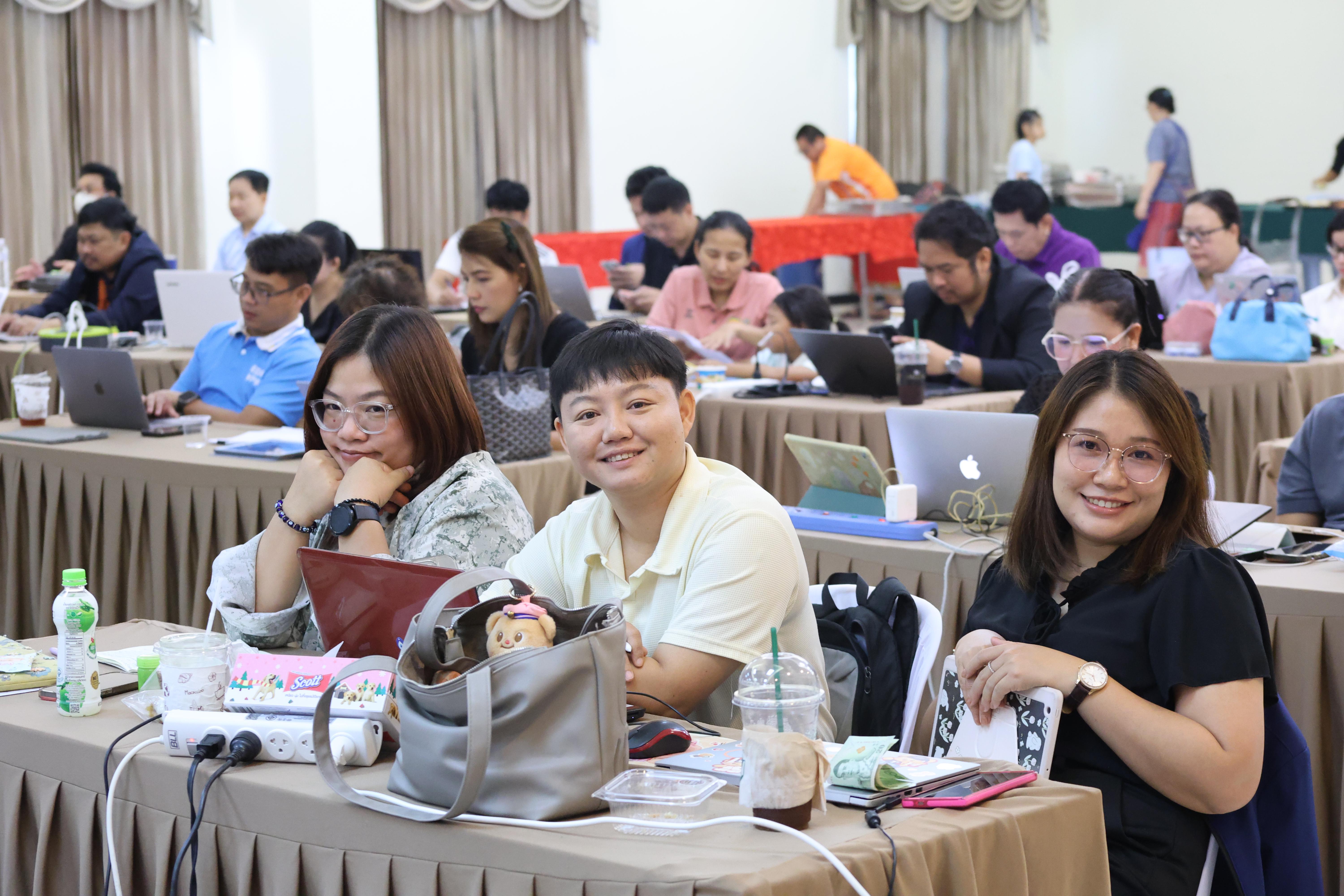 163. คณะครุศาสตร์ มหาวิทยาลัยราชภัฏกำแพงเพชร ได้จัดโครงการพัฒนาสมรรถนะครูของครู มหาวิทยาลัยราชภัฏ 38 แห่ง