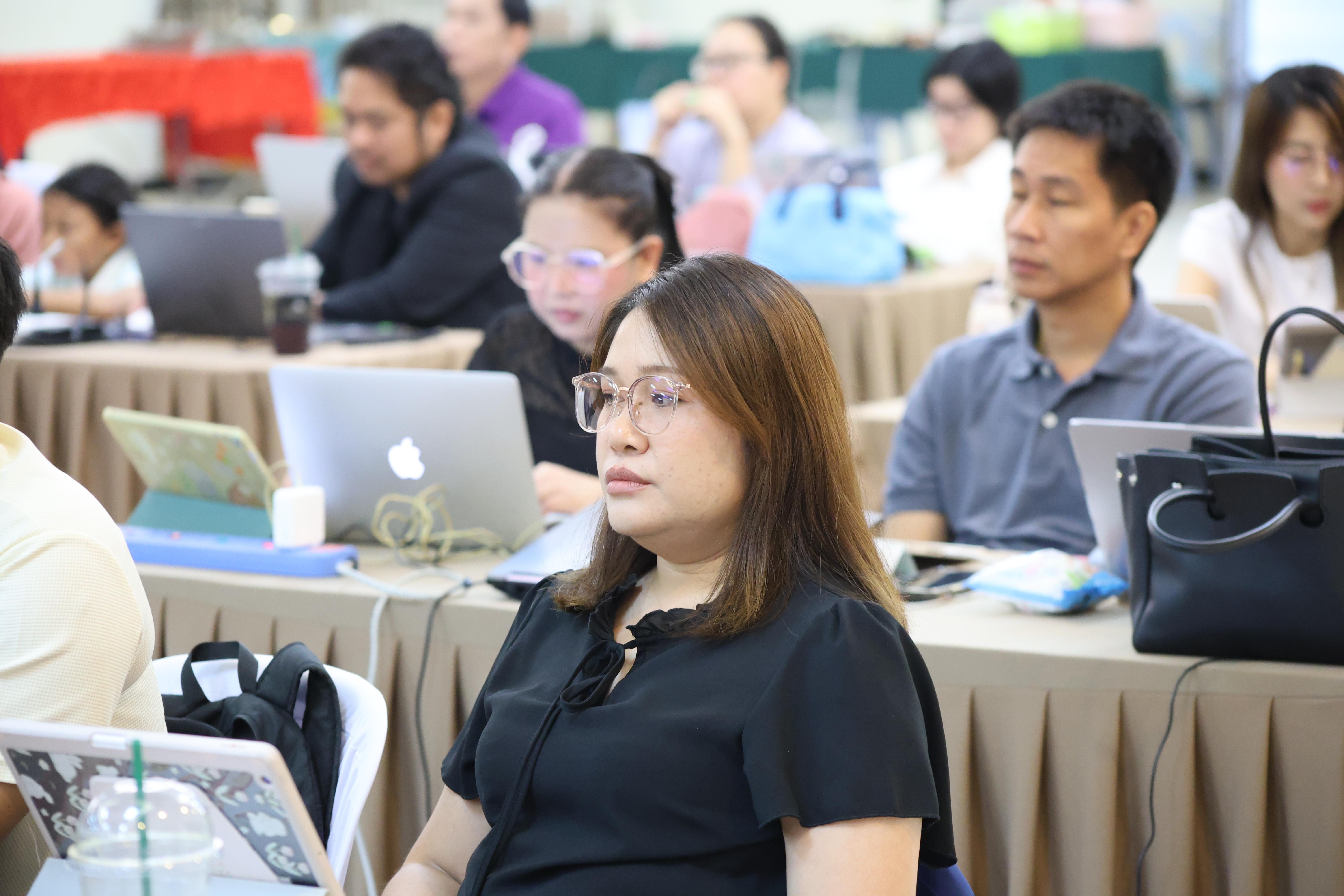 164. คณะครุศาสตร์ มหาวิทยาลัยราชภัฏกำแพงเพชร ได้จัดโครงการพัฒนาสมรรถนะครูของครู มหาวิทยาลัยราชภัฏ 38 แห่ง