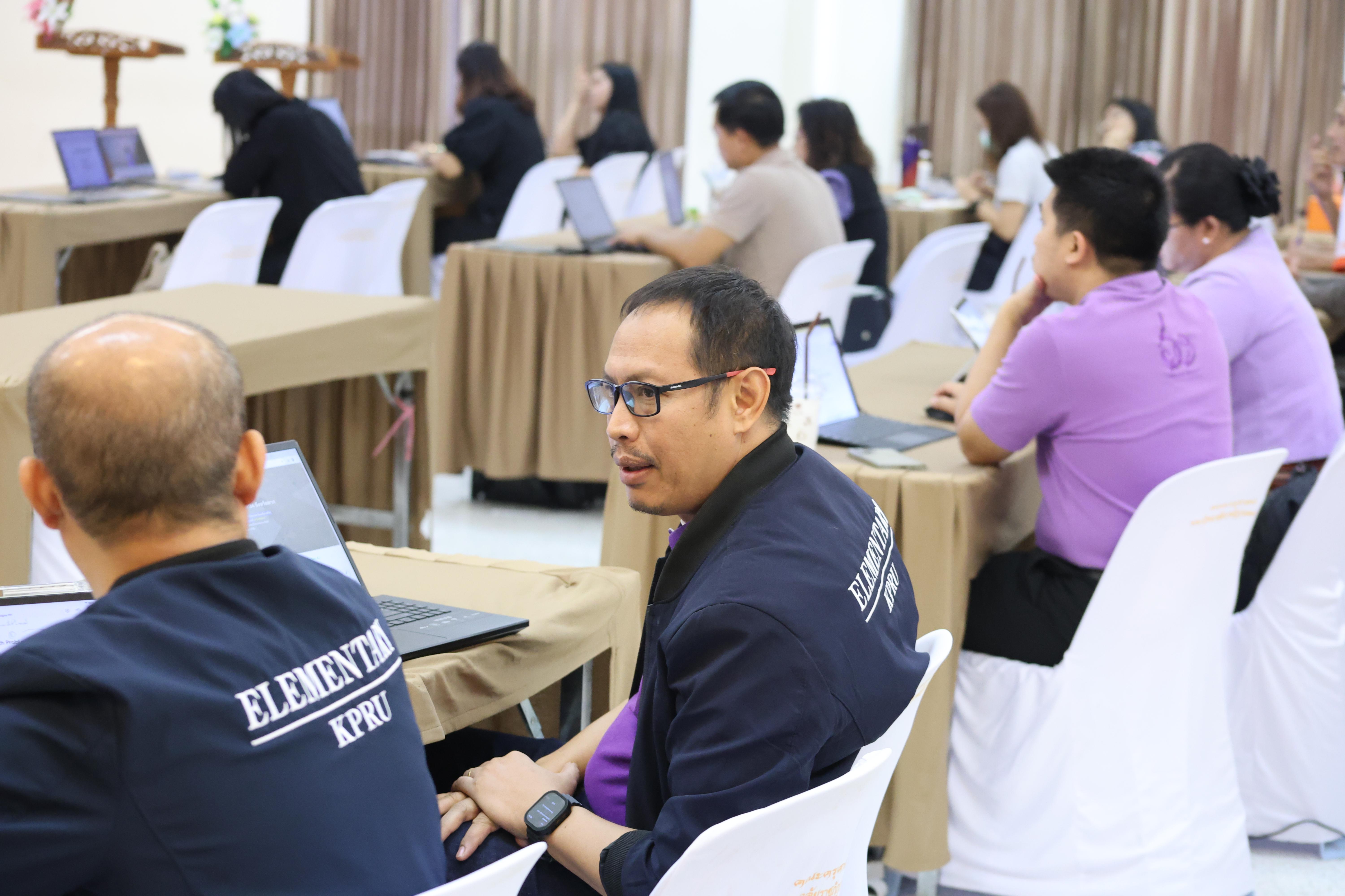 170. คณะครุศาสตร์ มหาวิทยาลัยราชภัฏกำแพงเพชร ได้จัดโครงการพัฒนาสมรรถนะครูของครู มหาวิทยาลัยราชภัฏ 38 แห่ง