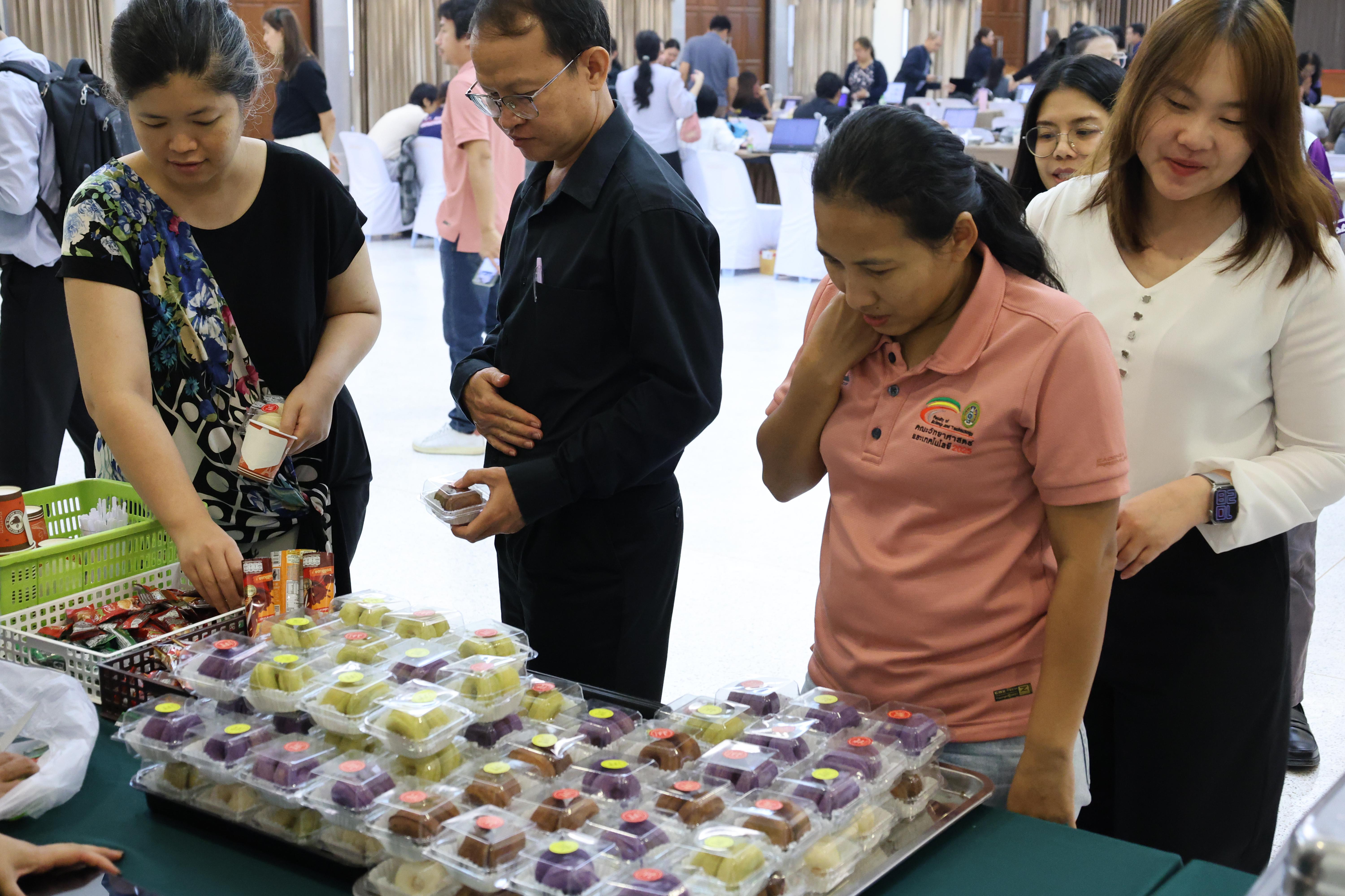 191. คณะครุศาสตร์ มหาวิทยาลัยราชภัฏกำแพงเพชร ได้จัดโครงการพัฒนาสมรรถนะครูของครู มหาวิทยาลัยราชภัฏ 38 แห่ง