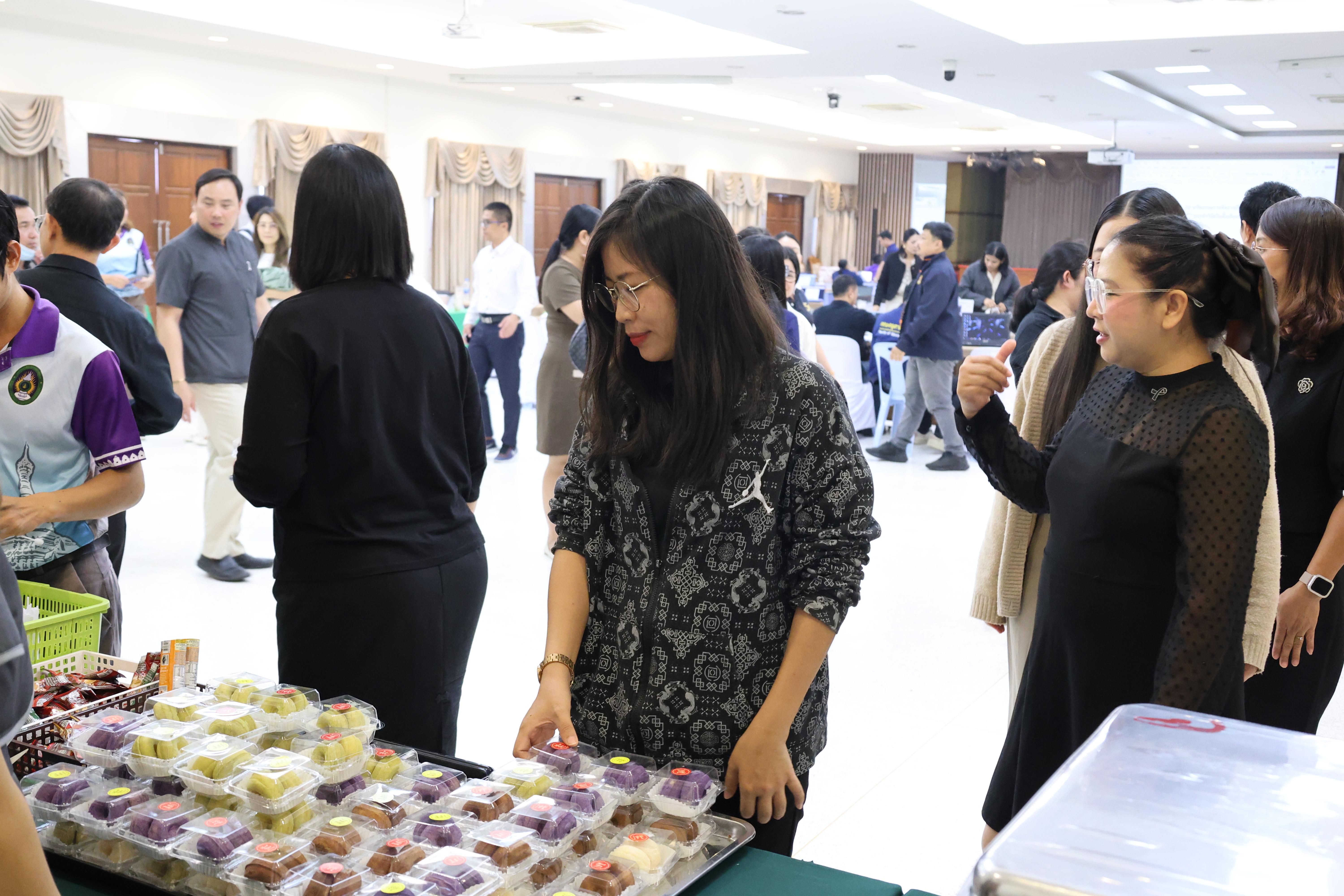 196. คณะครุศาสตร์ มหาวิทยาลัยราชภัฏกำแพงเพชร ได้จัดโครงการพัฒนาสมรรถนะครูของครู มหาวิทยาลัยราชภัฏ 38 แห่ง