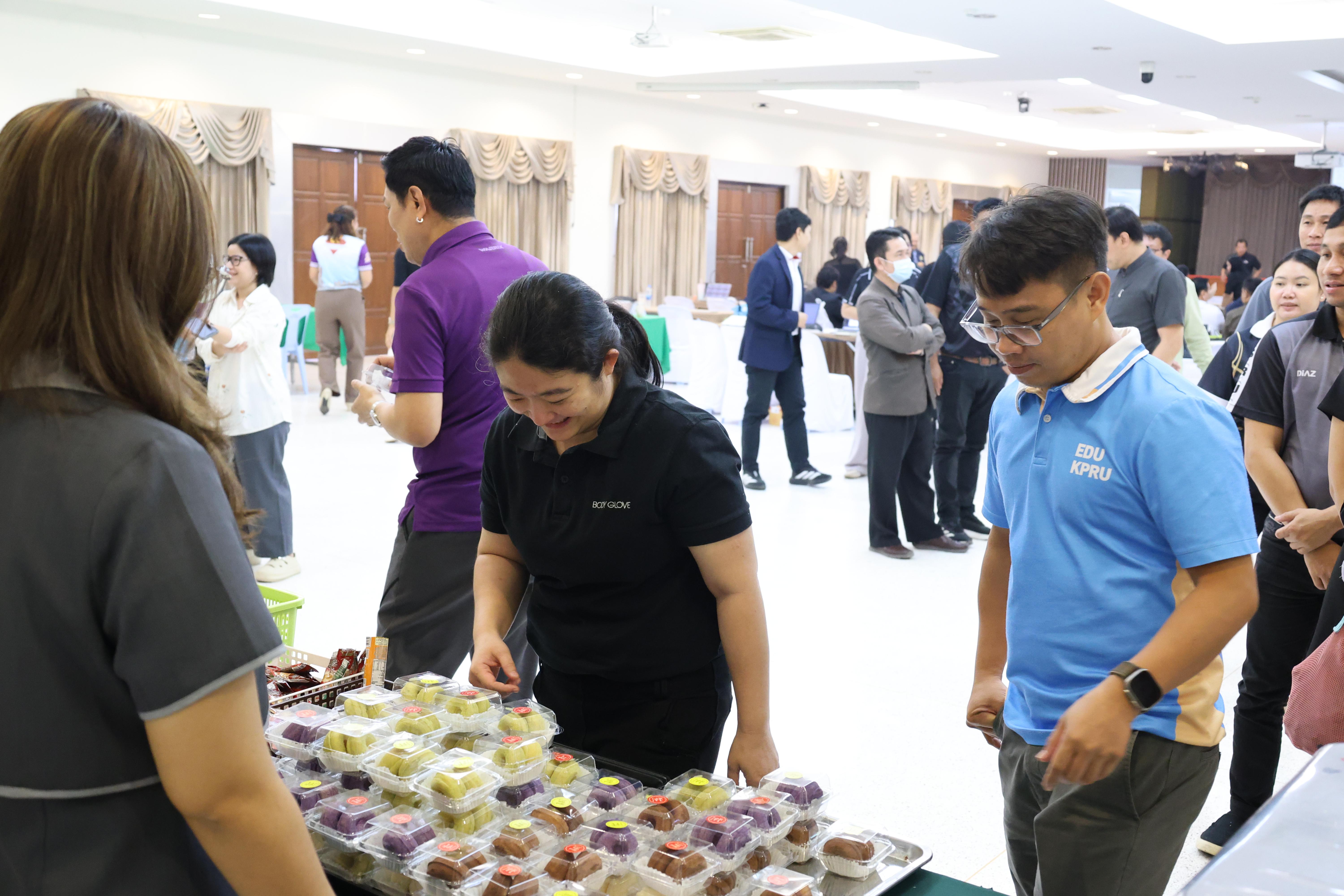 201. คณะครุศาสตร์ มหาวิทยาลัยราชภัฏกำแพงเพชร ได้จัดโครงการพัฒนาสมรรถนะครูของครู มหาวิทยาลัยราชภัฏ 38 แห่ง