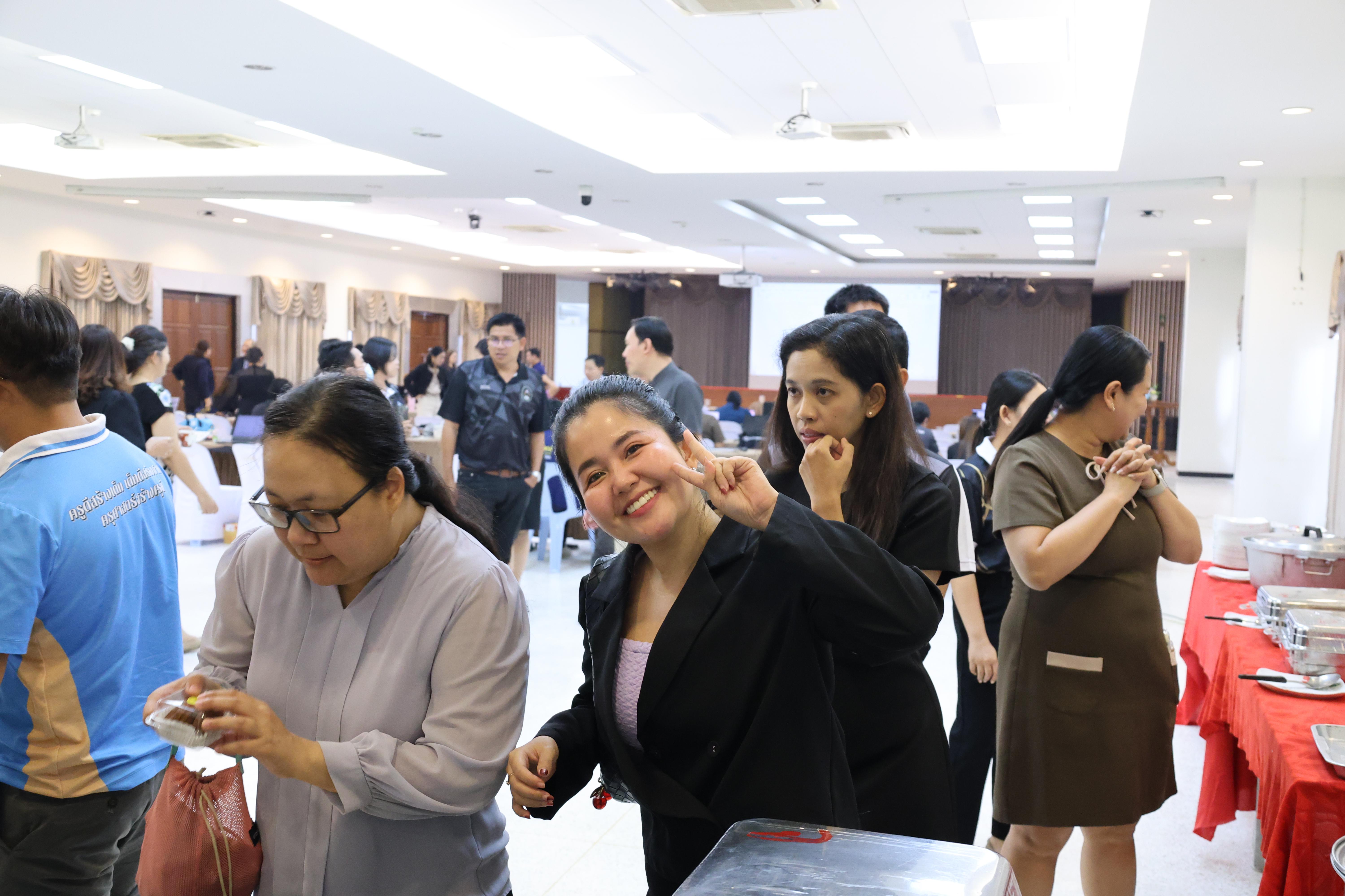 203. คณะครุศาสตร์ มหาวิทยาลัยราชภัฏกำแพงเพชร ได้จัดโครงการพัฒนาสมรรถนะครูของครู มหาวิทยาลัยราชภัฏ 38 แห่ง