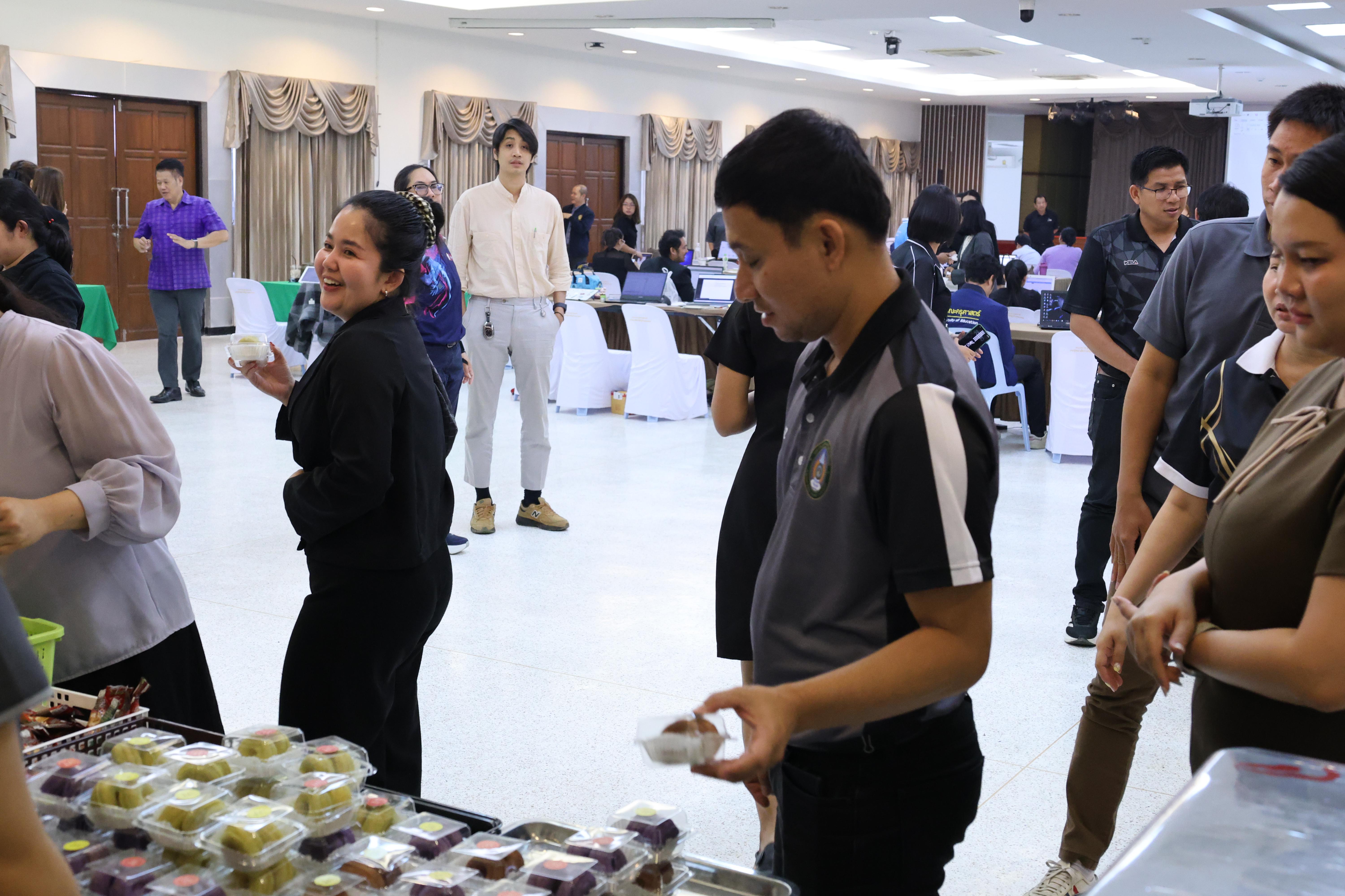 206. คณะครุศาสตร์ มหาวิทยาลัยราชภัฏกำแพงเพชร ได้จัดโครงการพัฒนาสมรรถนะครูของครู มหาวิทยาลัยราชภัฏ 38 แห่ง