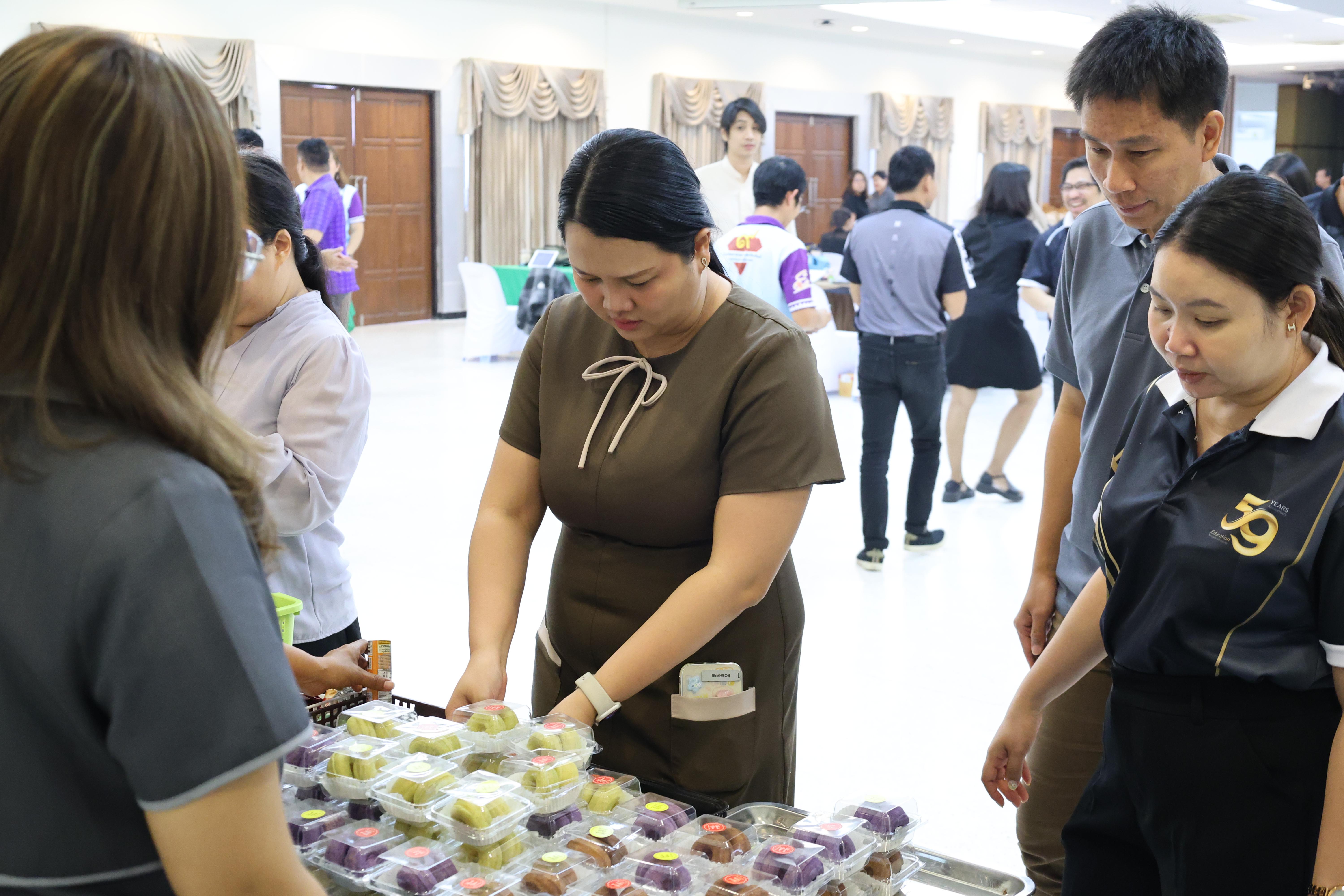 207. คณะครุศาสตร์ มหาวิทยาลัยราชภัฏกำแพงเพชร ได้จัดโครงการพัฒนาสมรรถนะครูของครู มหาวิทยาลัยราชภัฏ 38 แห่ง