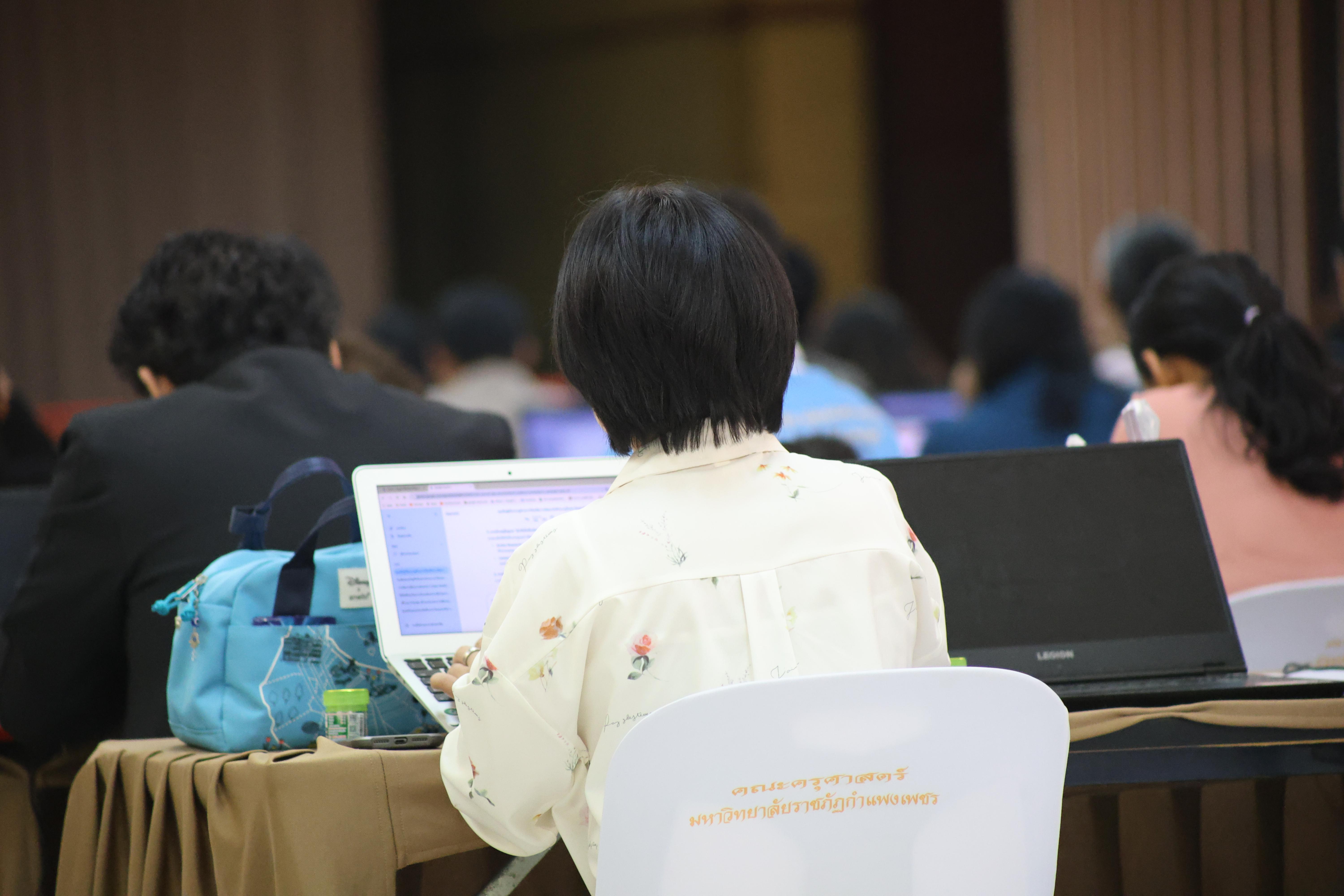 215. คณะครุศาสตร์ มหาวิทยาลัยราชภัฏกำแพงเพชร ได้จัดโครงการพัฒนาสมรรถนะครูของครู มหาวิทยาลัยราชภัฏ 38 แห่ง