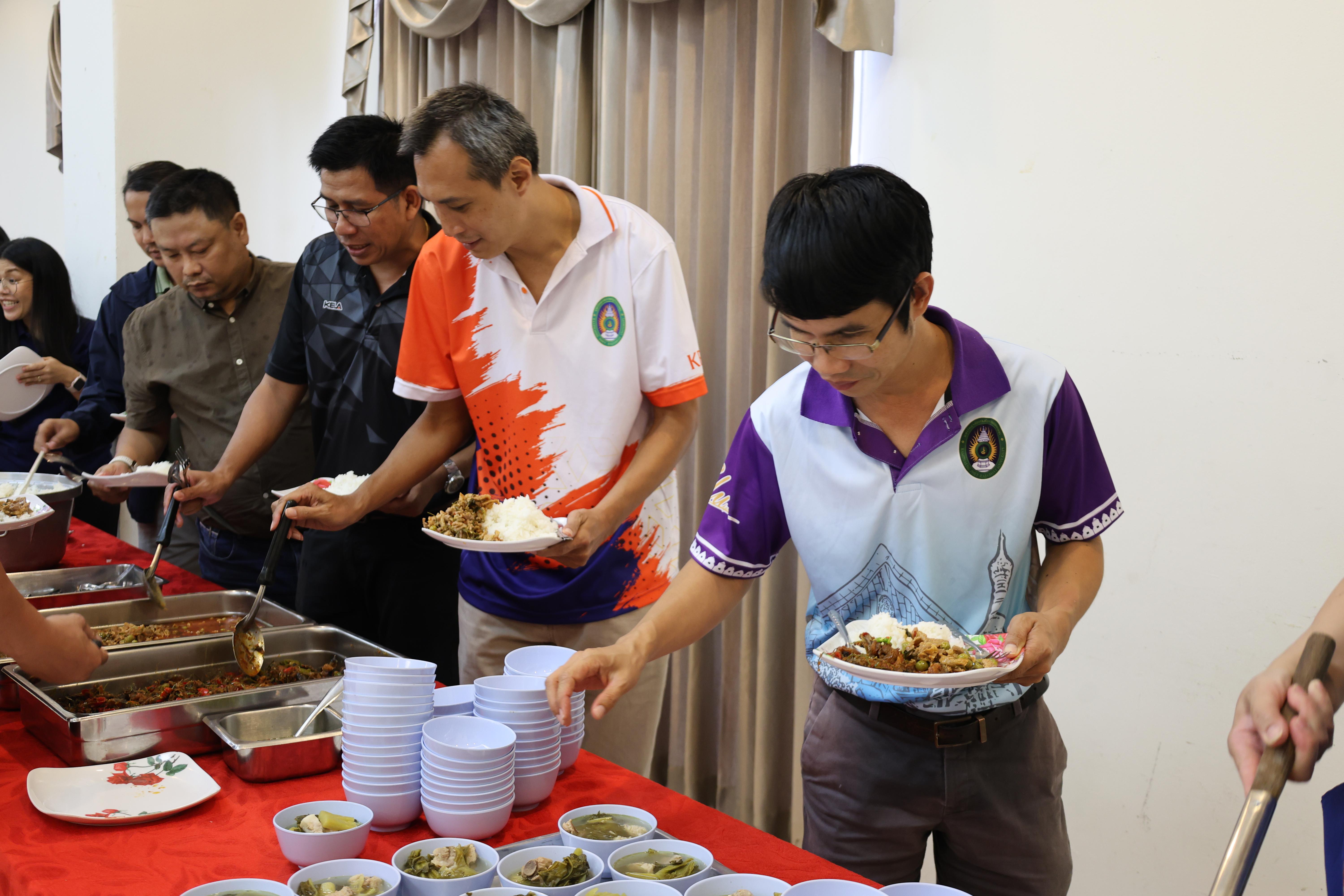 229. คณะครุศาสตร์ มหาวิทยาลัยราชภัฏกำแพงเพชร ได้จัดโครงการพัฒนาสมรรถนะครูของครู มหาวิทยาลัยราชภัฏ 38 แห่ง