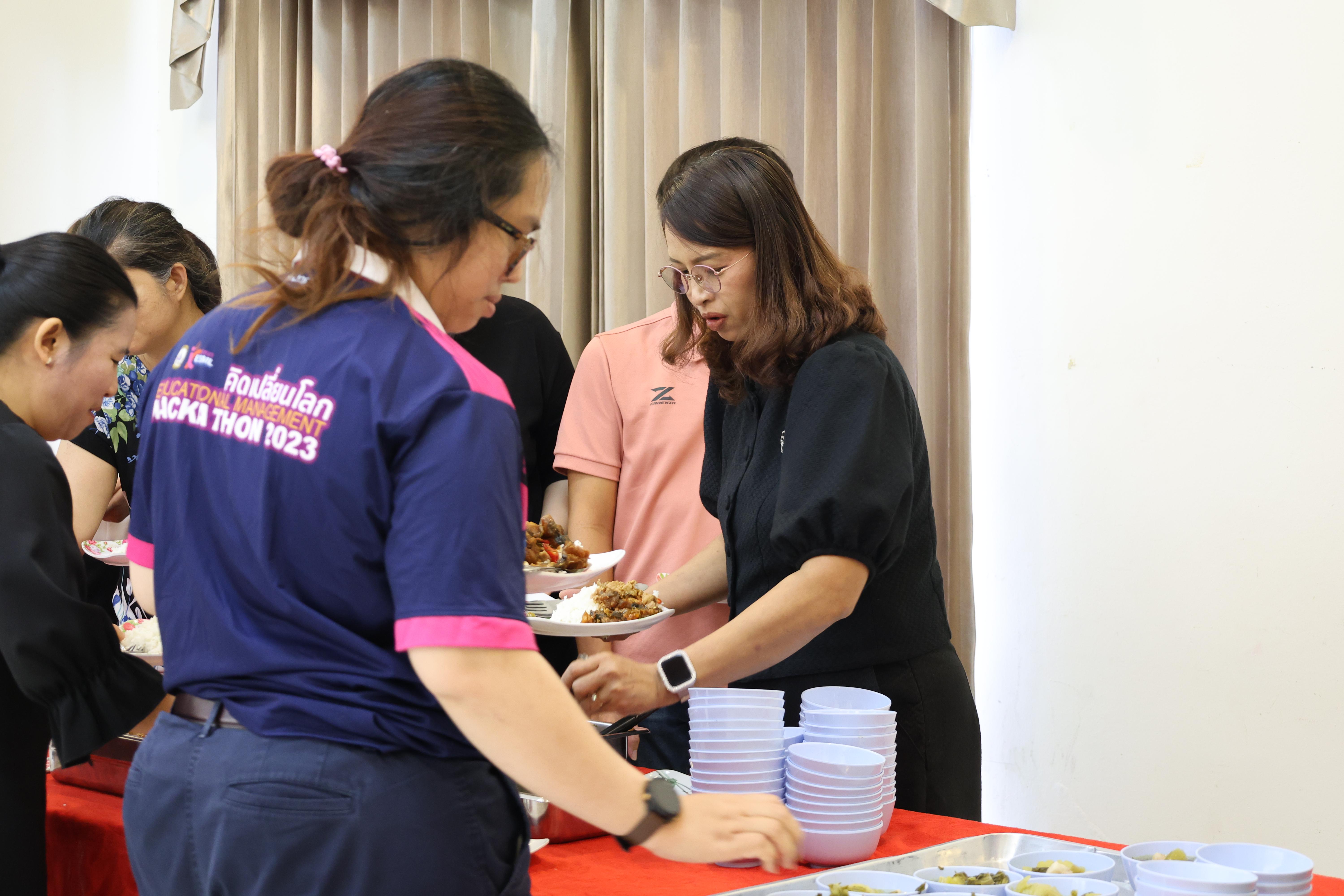 243. คณะครุศาสตร์ มหาวิทยาลัยราชภัฏกำแพงเพชร ได้จัดโครงการพัฒนาสมรรถนะครูของครู มหาวิทยาลัยราชภัฏ 38 แห่ง