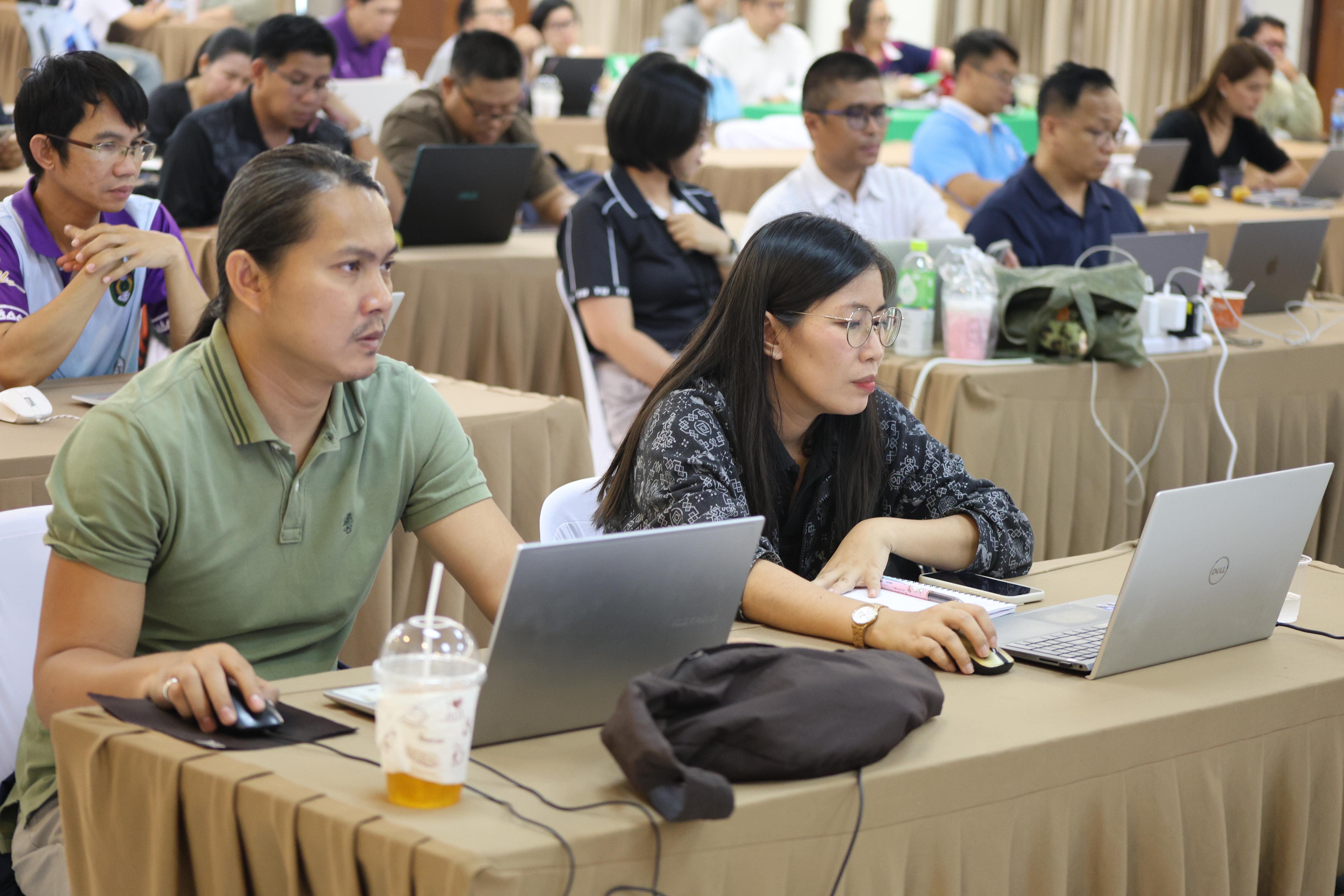 273. คณะครุศาสตร์ มหาวิทยาลัยราชภัฏกำแพงเพชร ได้จัดโครงการพัฒนาสมรรถนะครูของครู มหาวิทยาลัยราชภัฏ 38 แห่ง