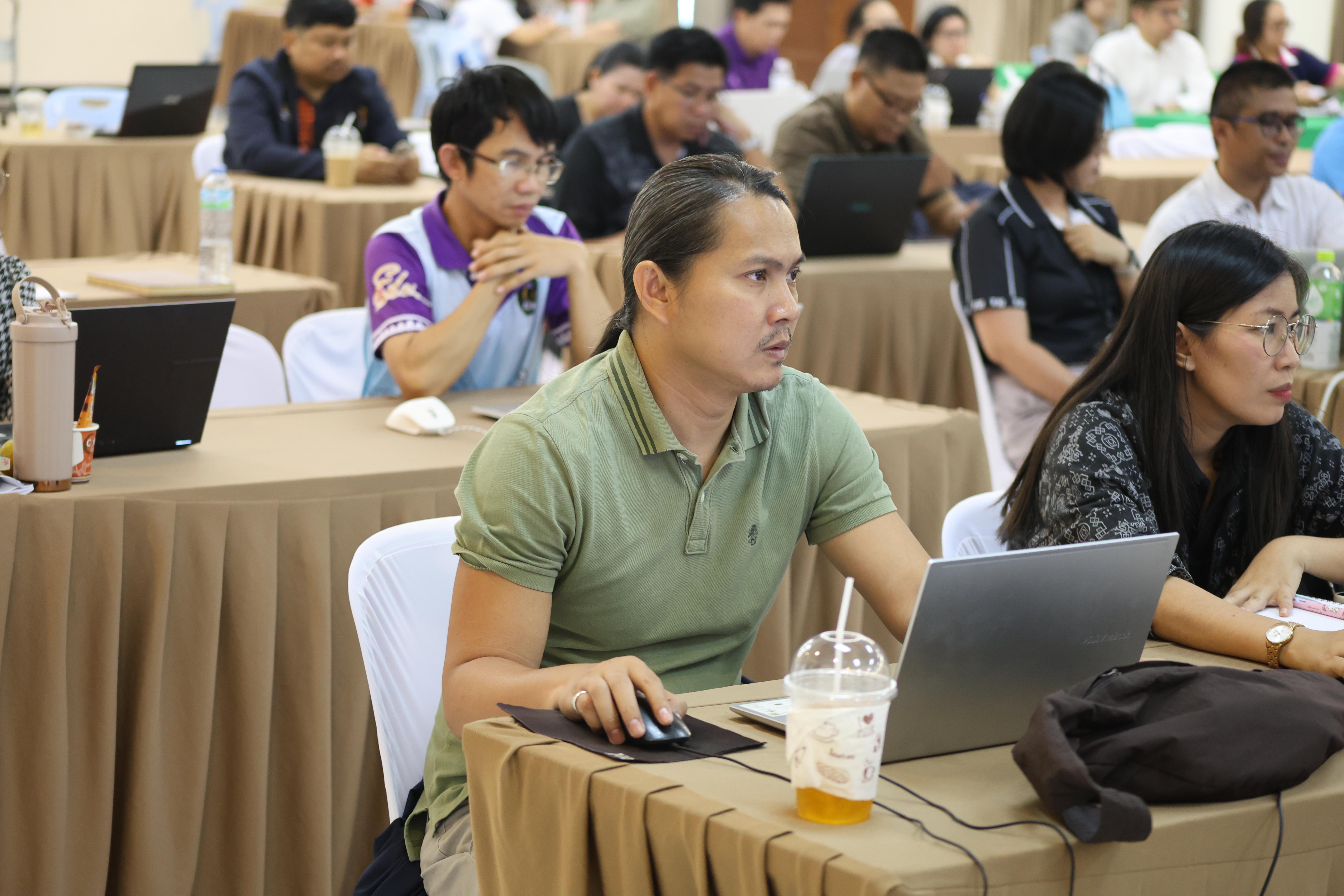 274. คณะครุศาสตร์ มหาวิทยาลัยราชภัฏกำแพงเพชร ได้จัดโครงการพัฒนาสมรรถนะครูของครู มหาวิทยาลัยราชภัฏ 38 แห่ง