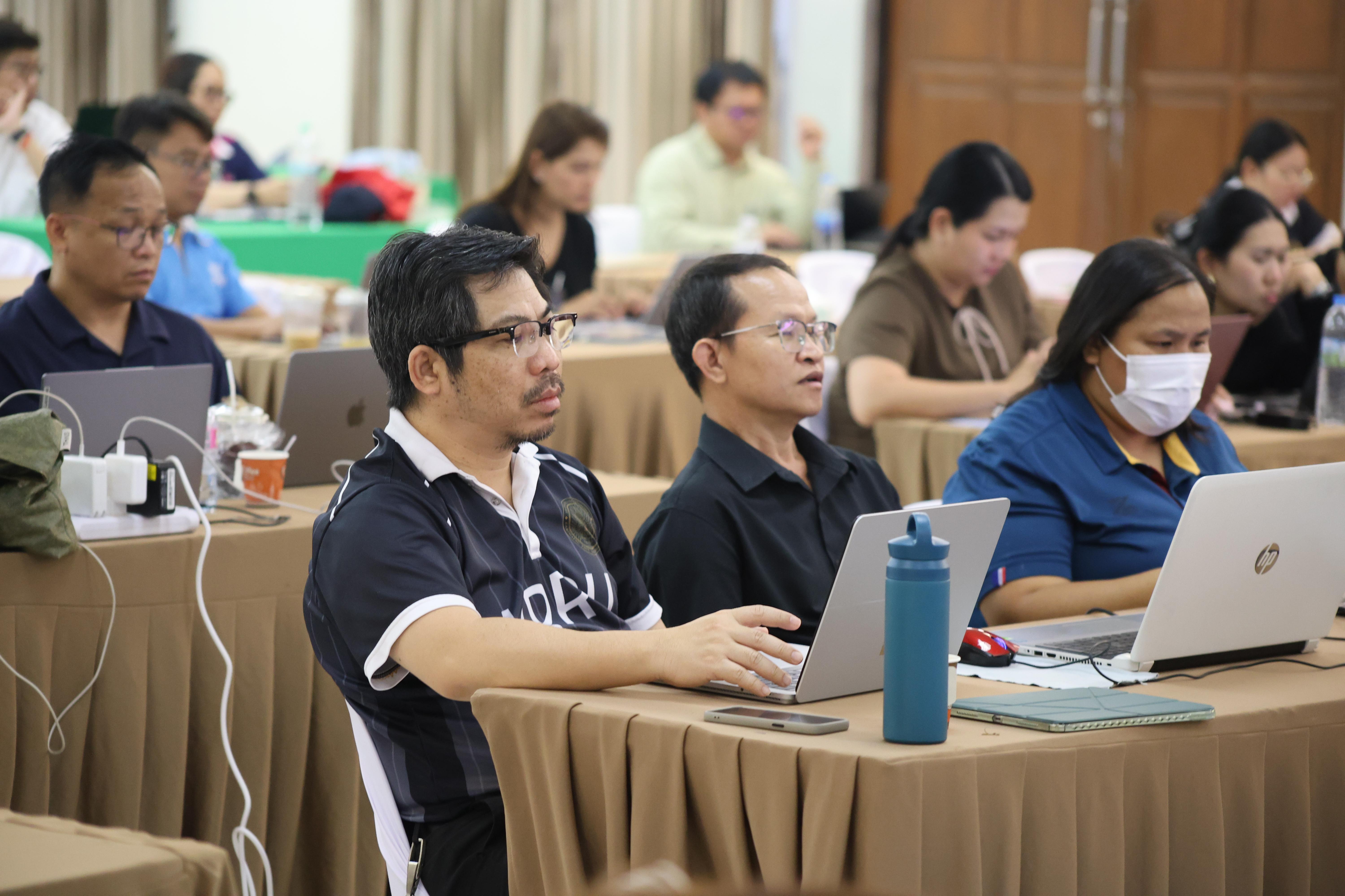 275. คณะครุศาสตร์ มหาวิทยาลัยราชภัฏกำแพงเพชร ได้จัดโครงการพัฒนาสมรรถนะครูของครู มหาวิทยาลัยราชภัฏ 38 แห่ง