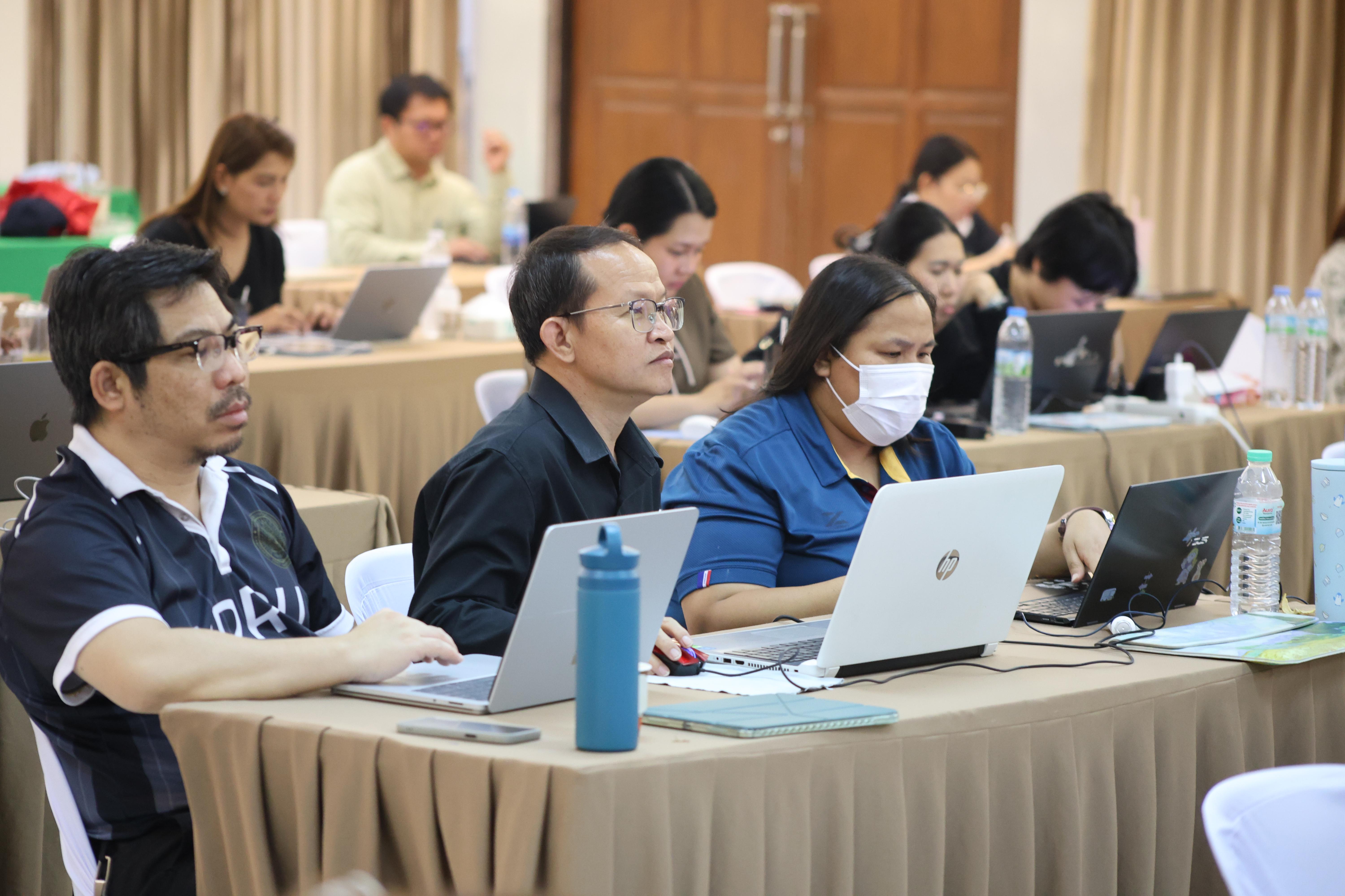 276. คณะครุศาสตร์ มหาวิทยาลัยราชภัฏกำแพงเพชร ได้จัดโครงการพัฒนาสมรรถนะครูของครู มหาวิทยาลัยราชภัฏ 38 แห่ง