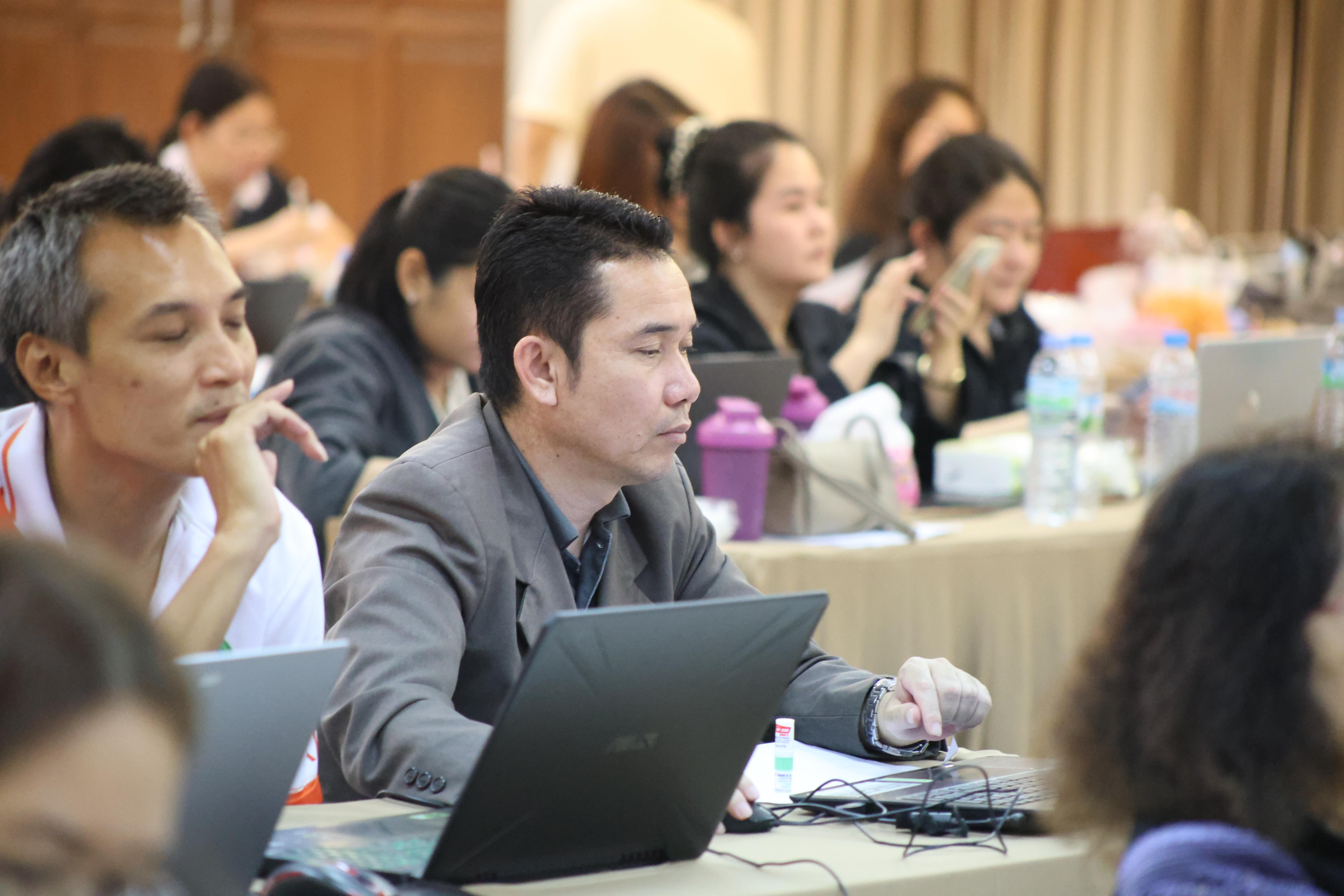 281. คณะครุศาสตร์ มหาวิทยาลัยราชภัฏกำแพงเพชร ได้จัดโครงการพัฒนาสมรรถนะครูของครู มหาวิทยาลัยราชภัฏ 38 แห่ง