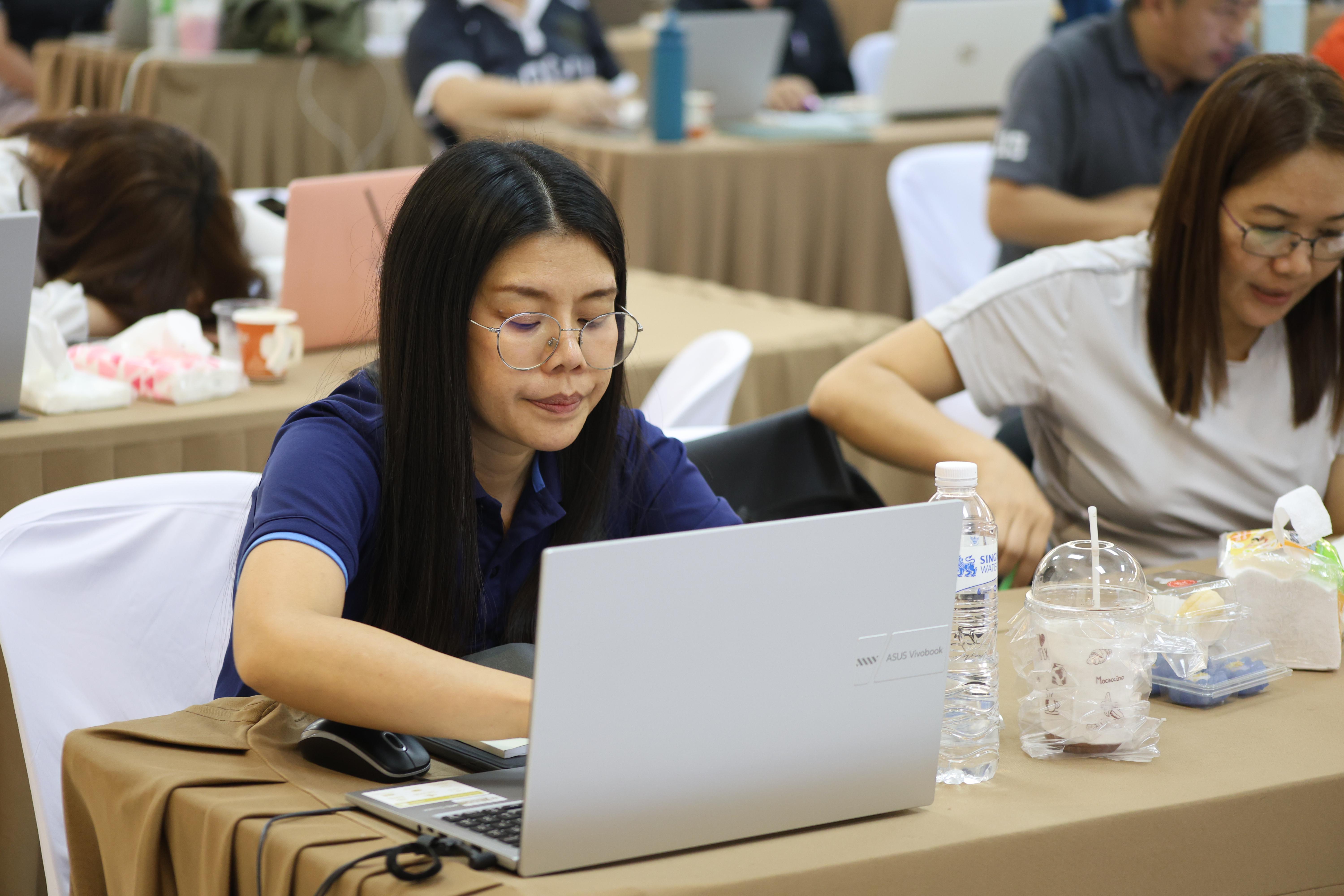 282. คณะครุศาสตร์ มหาวิทยาลัยราชภัฏกำแพงเพชร ได้จัดโครงการพัฒนาสมรรถนะครูของครู มหาวิทยาลัยราชภัฏ 38 แห่ง