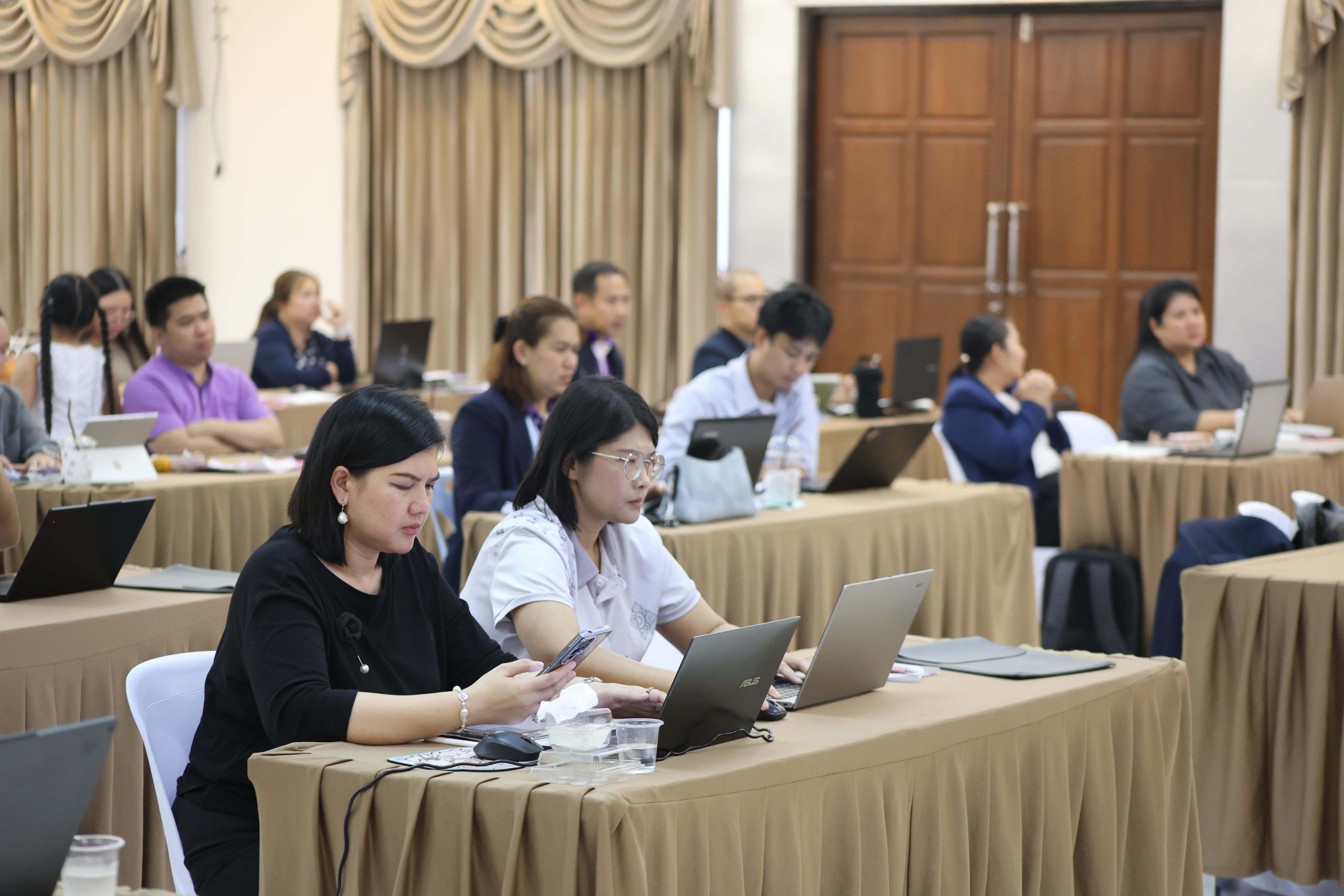 284. คณะครุศาสตร์ มหาวิทยาลัยราชภัฏกำแพงเพชร ได้จัดโครงการพัฒนาสมรรถนะครูของครู มหาวิทยาลัยราชภัฏ 38 แห่ง