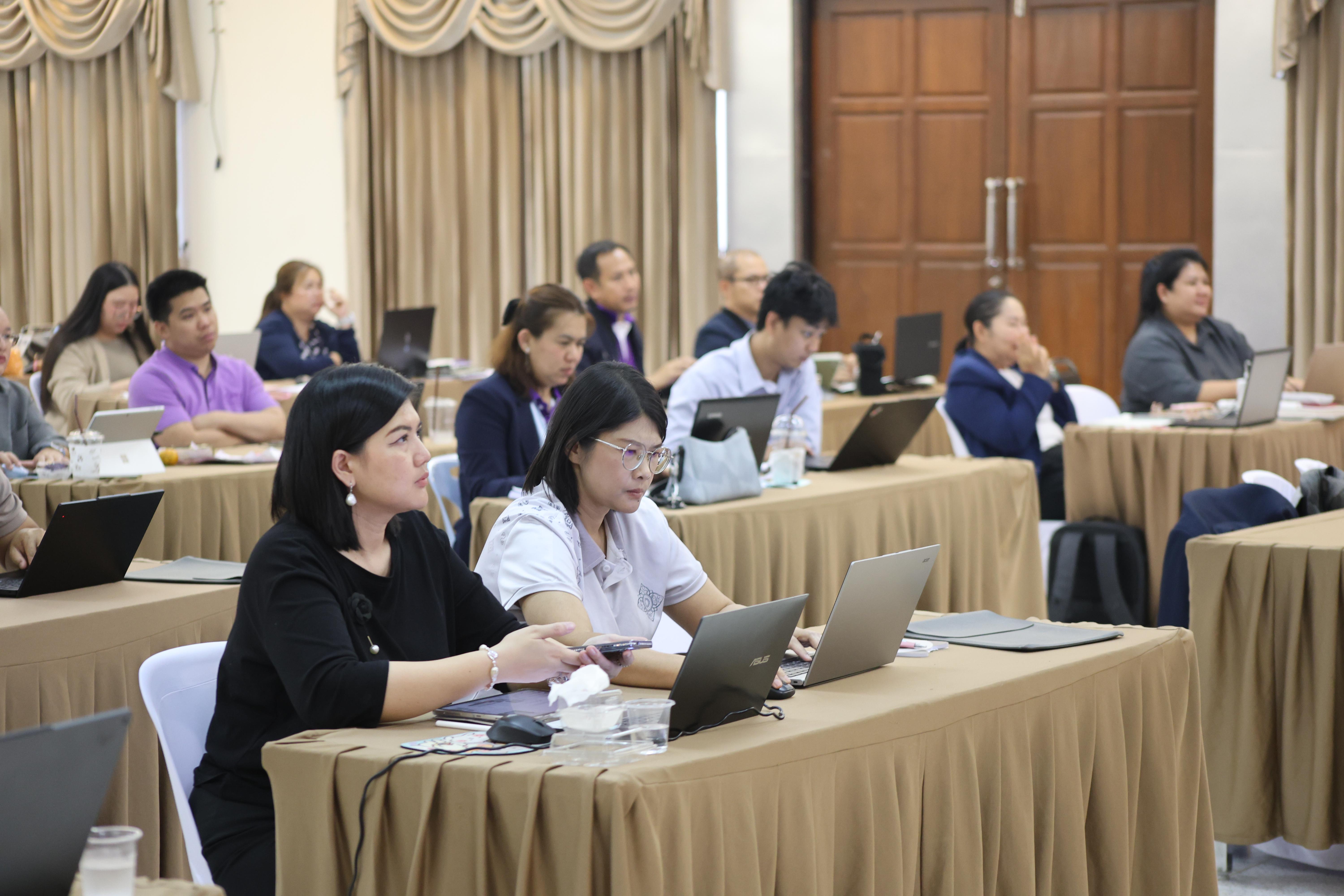 285. คณะครุศาสตร์ มหาวิทยาลัยราชภัฏกำแพงเพชร ได้จัดโครงการพัฒนาสมรรถนะครูของครู มหาวิทยาลัยราชภัฏ 38 แห่ง