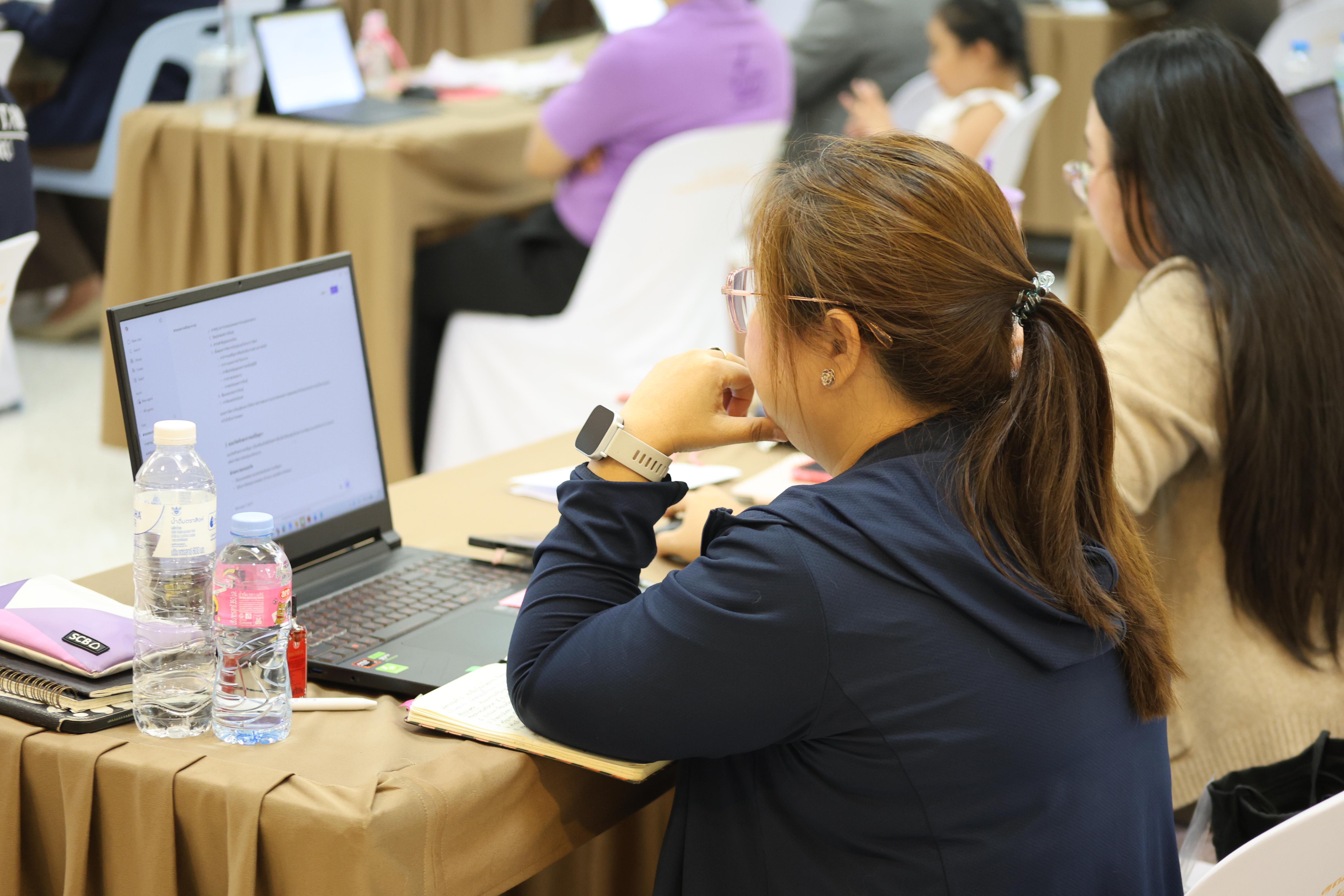 335. คณะครุศาสตร์ มหาวิทยาลัยราชภัฏกำแพงเพชร ได้จัดโครงการพัฒนาสมรรถนะครูของครู มหาวิทยาลัยราชภัฏ 38 แห่ง