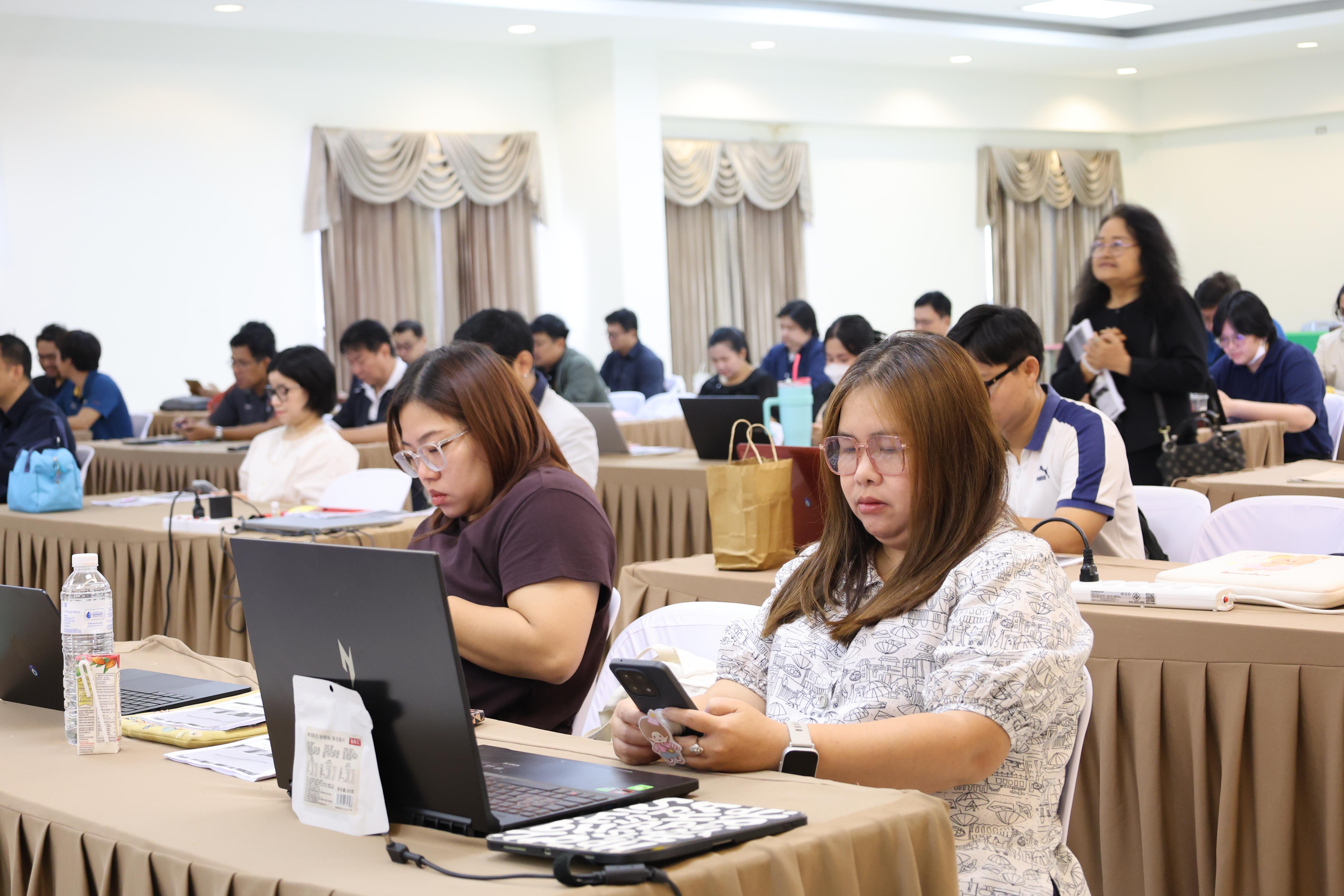 100. การอบรมในโมดูลที่ 7  เรื่อง “หลักสูตรและศาสตร์การสอน ”