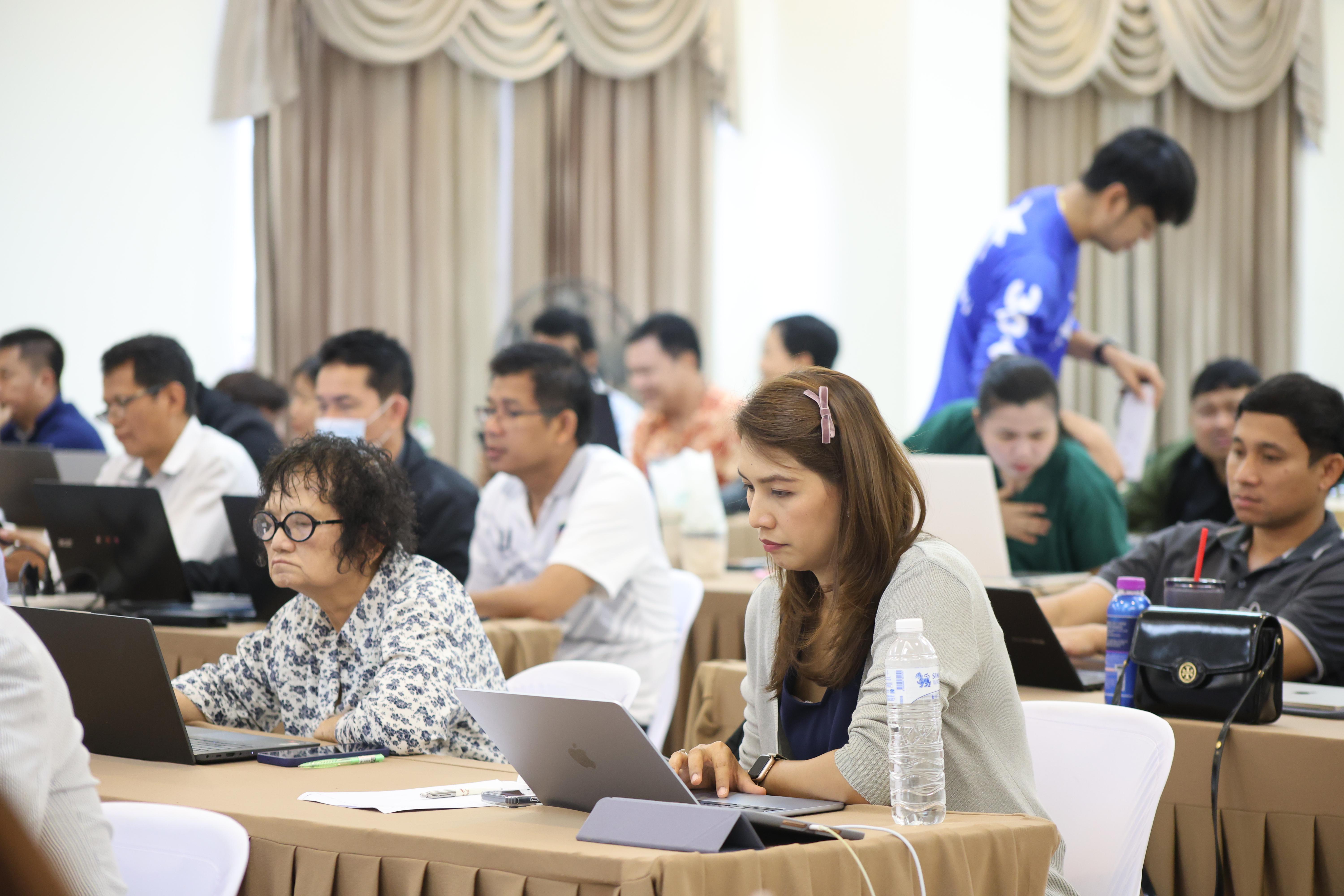 60. การอบรมในโมดูลที่ 8 เรื่อง “เทคโนโลยีดิจิทัลในการจัดการเรียนรู้” โดย ผู้ช่วยศาสตราจารย์ ดร.นรินธน์ นนทมาลย์