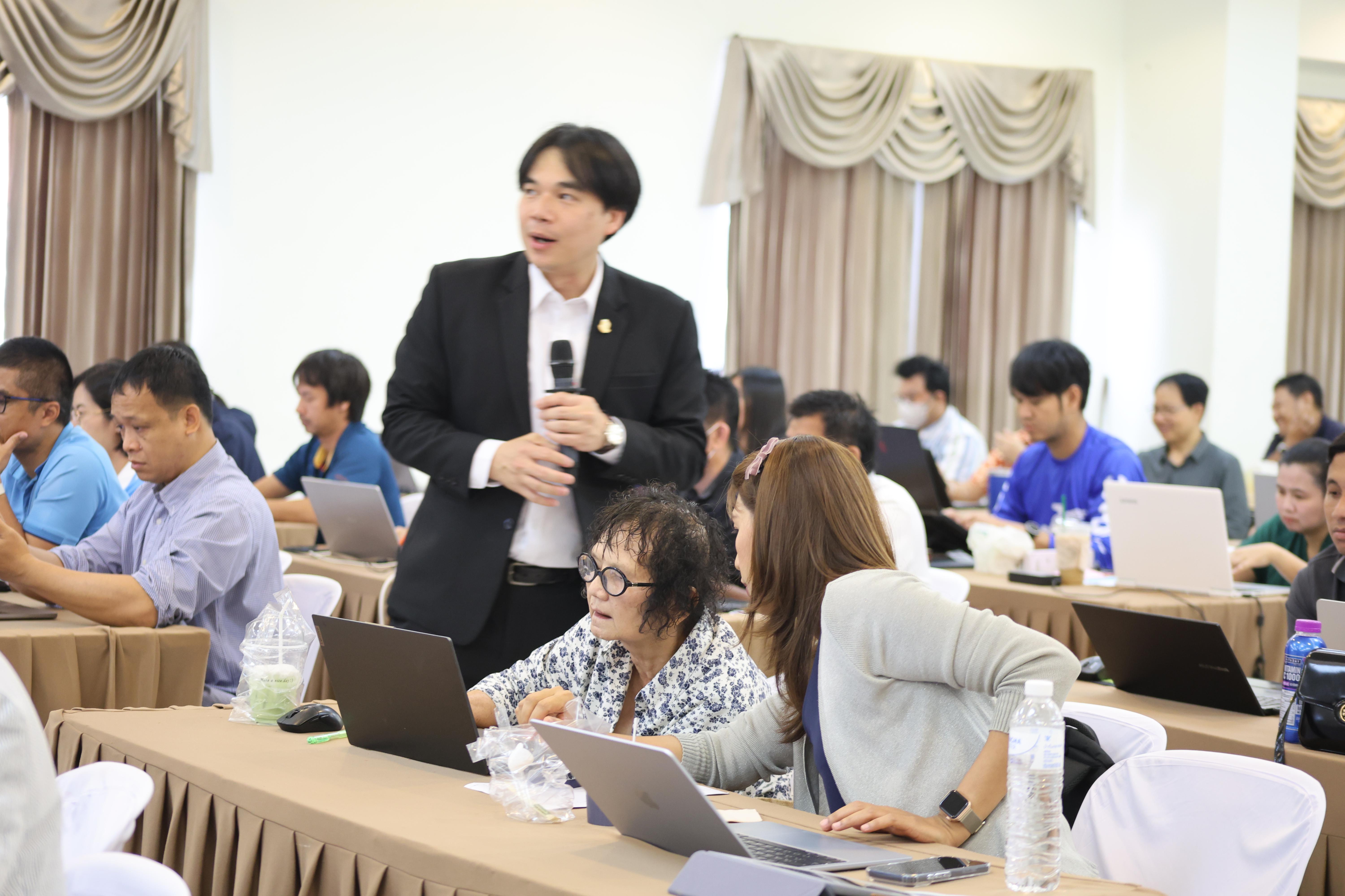 146. การอบรมในโมดูลที่ 8 เรื่อง “เทคโนโลยีดิจิทัลในการจัดการเรียนรู้” โดย ผู้ช่วยศาสตราจารย์ ดร.นรินธน์ นนทมาลย์