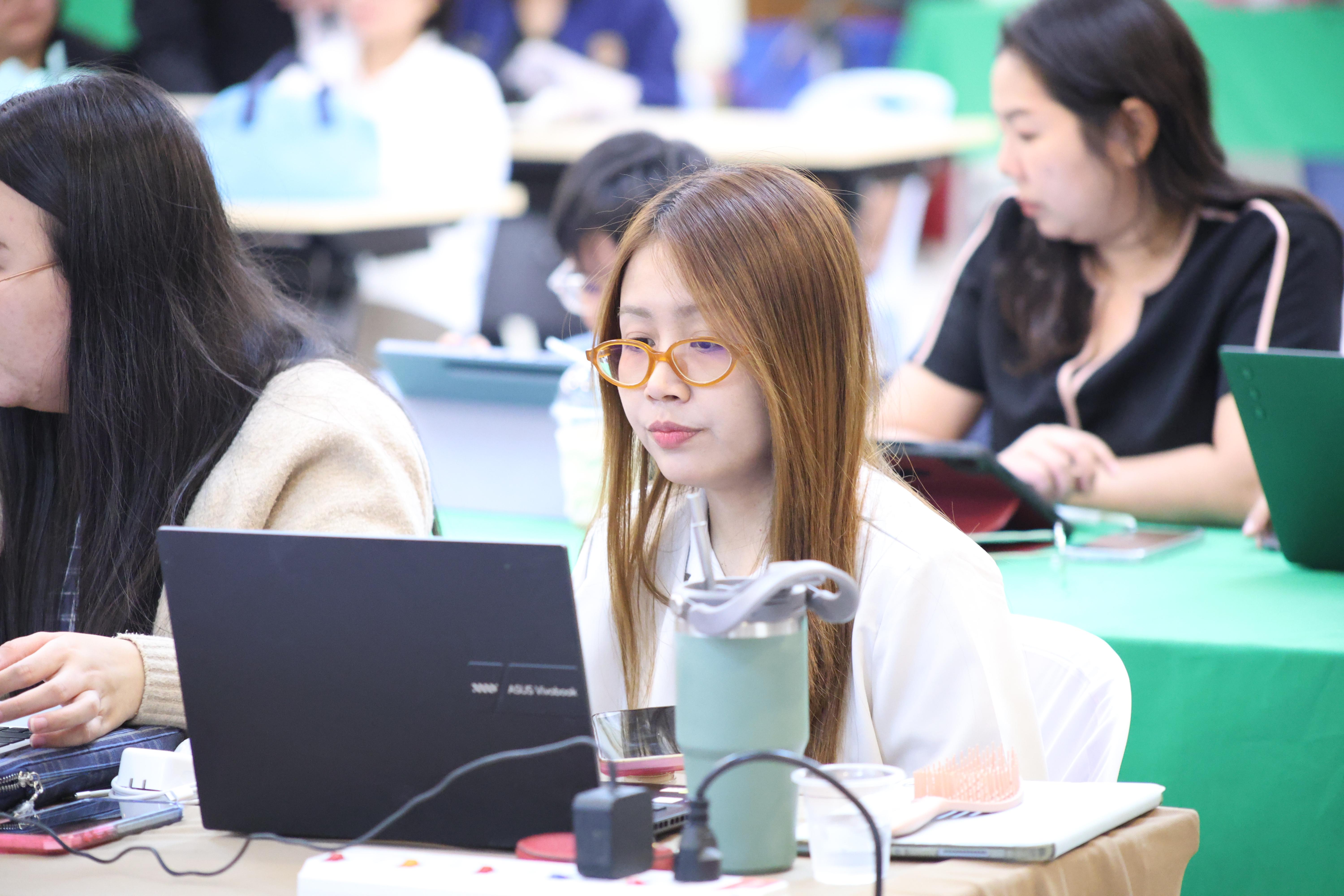 171. การอบรมในโมดูลที่ 8 เรื่อง “เทคโนโลยีดิจิทัลในการจัดการเรียนรู้” โดย ผู้ช่วยศาสตราจารย์ ดร.นรินธน์ นนทมาลย์