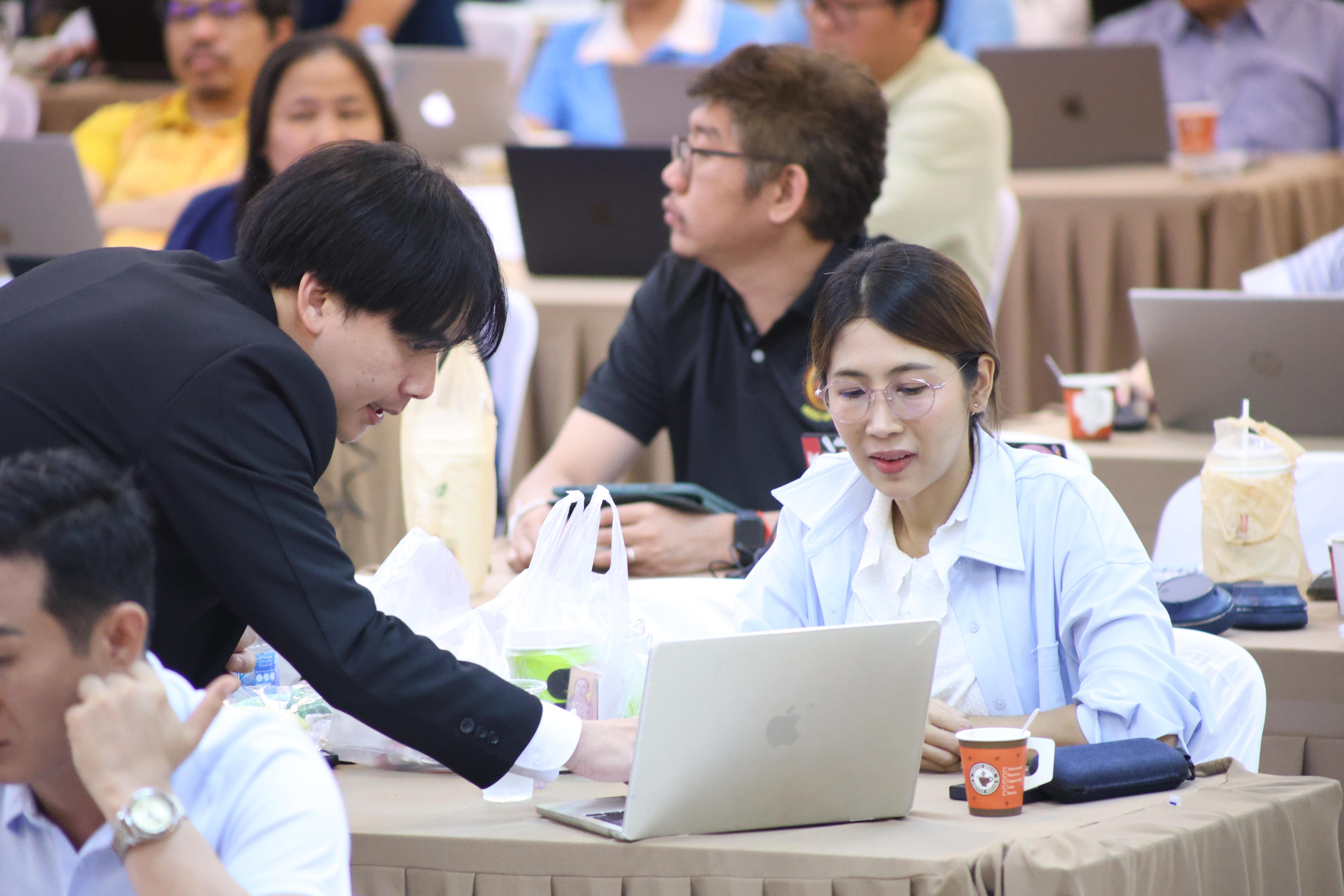 181. การอบรมในโมดูลที่ 8 เรื่อง “เทคโนโลยีดิจิทัลในการจัดการเรียนรู้” โดย ผู้ช่วยศาสตราจารย์ ดร.นรินธน์ นนทมาลย์