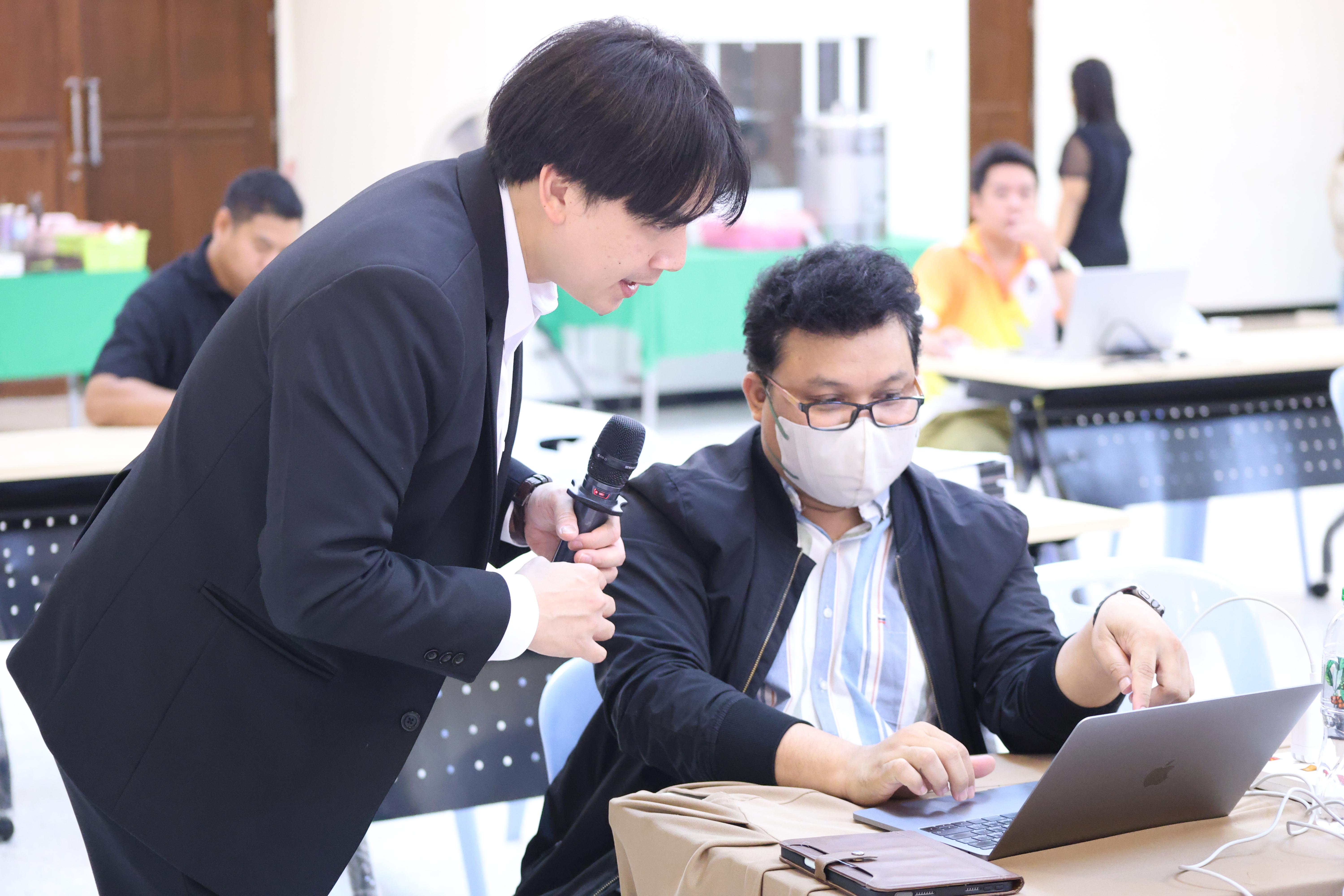 215. การอบรมในโมดูลที่ 8 เรื่อง “เทคโนโลยีดิจิทัลในการจัดการเรียนรู้” โดย ผู้ช่วยศาสตราจารย์ ดร.นรินธน์ นนทมาลย์